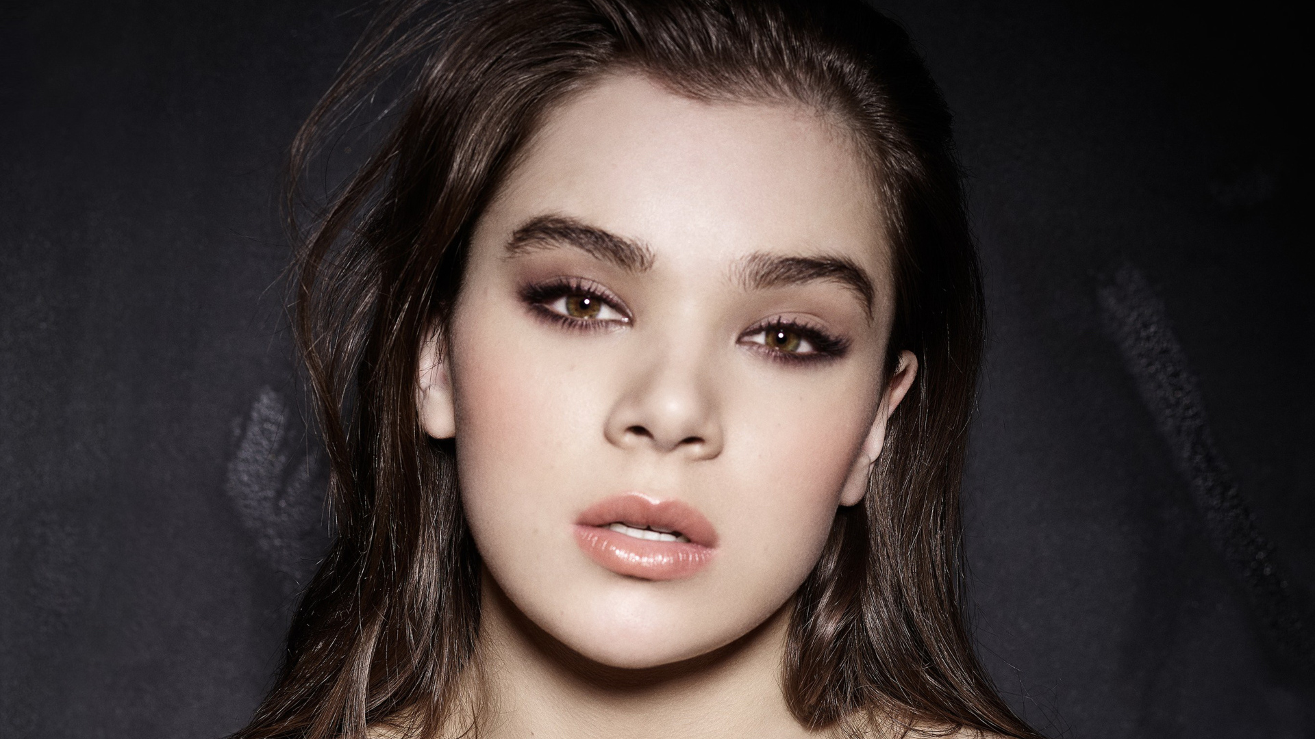 Молодая нежная актриса Хейли Стейнфилд