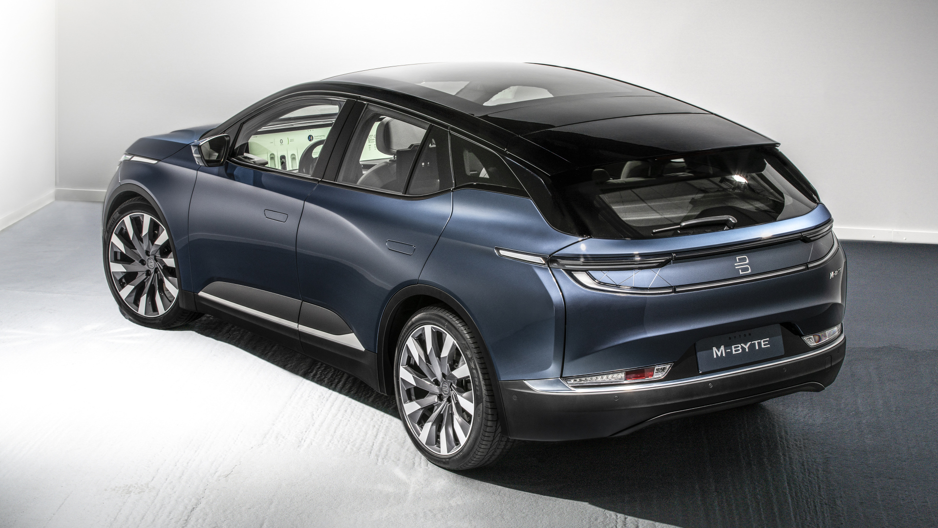 Автомобиль BYTON M-Byte 2020 года вид сзади