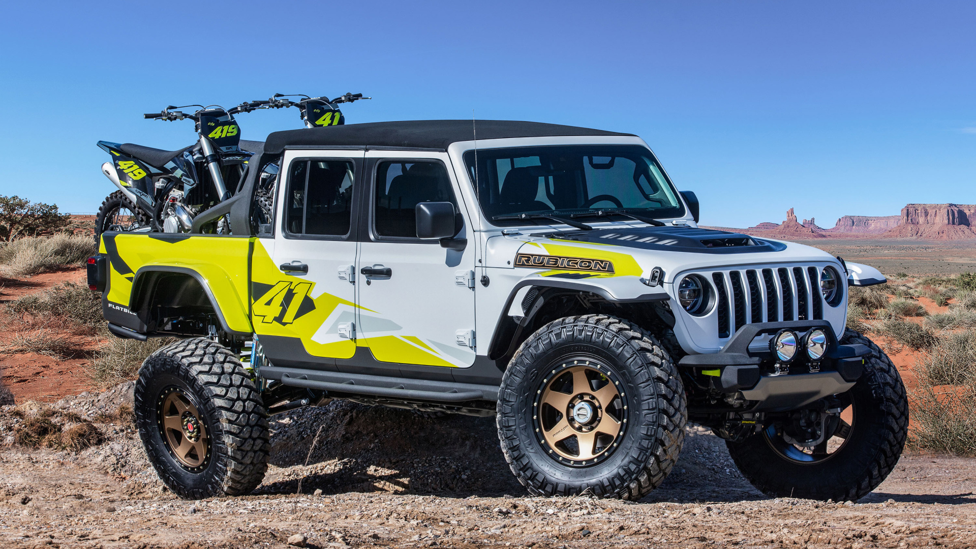 Спортивный Jeep Flatbill 2019 года на бездорожье