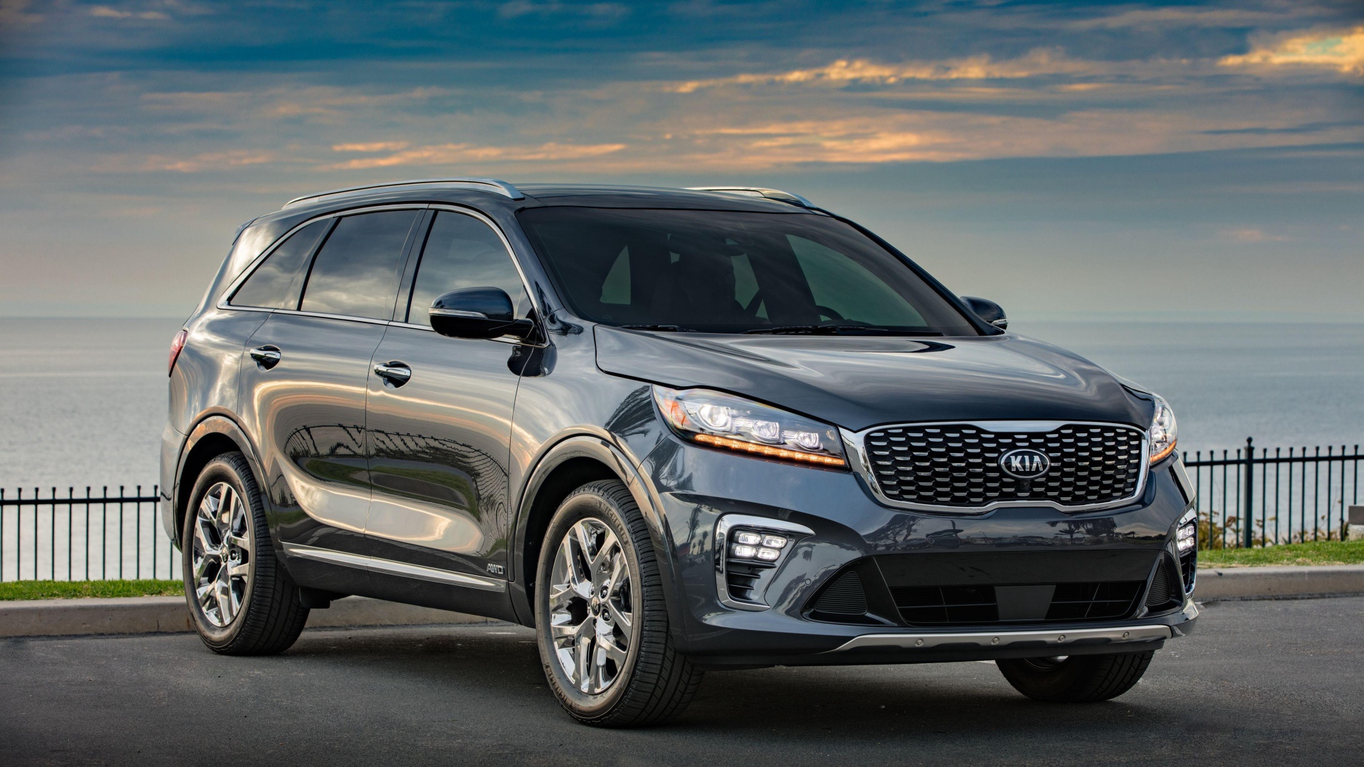 Стильный внедорожник Kia Sorento SXL 2018 года