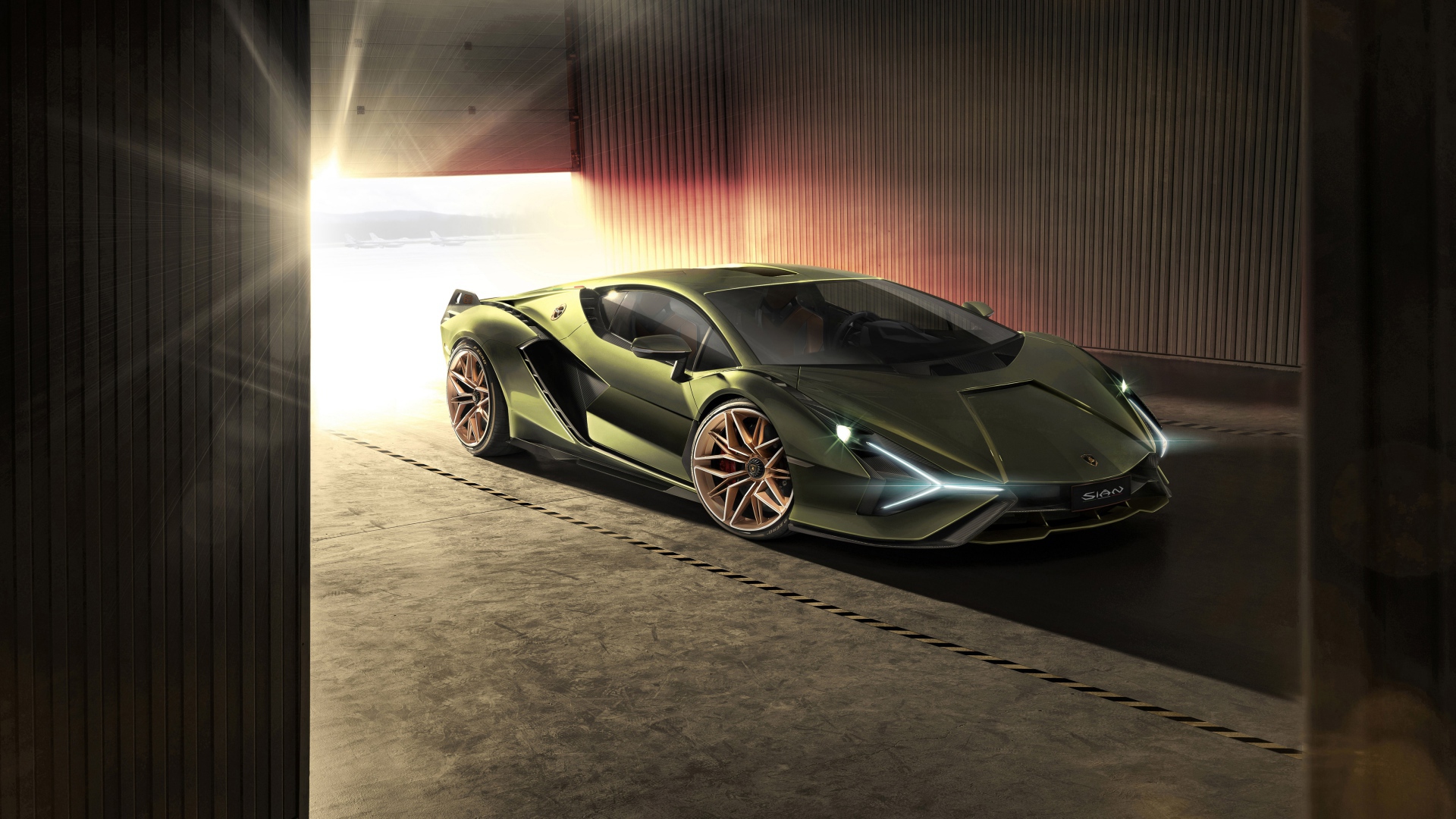 Автомобиль Lamborghini Sian 2019 года в гараже