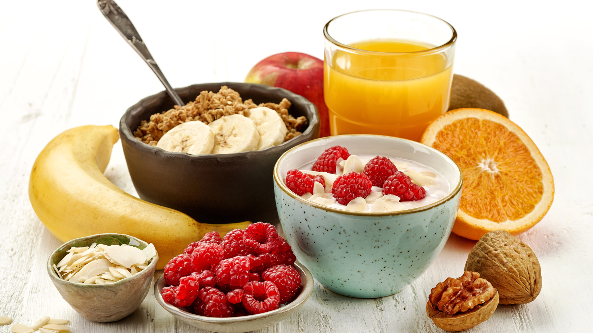 Продукты на завтрак на столе 