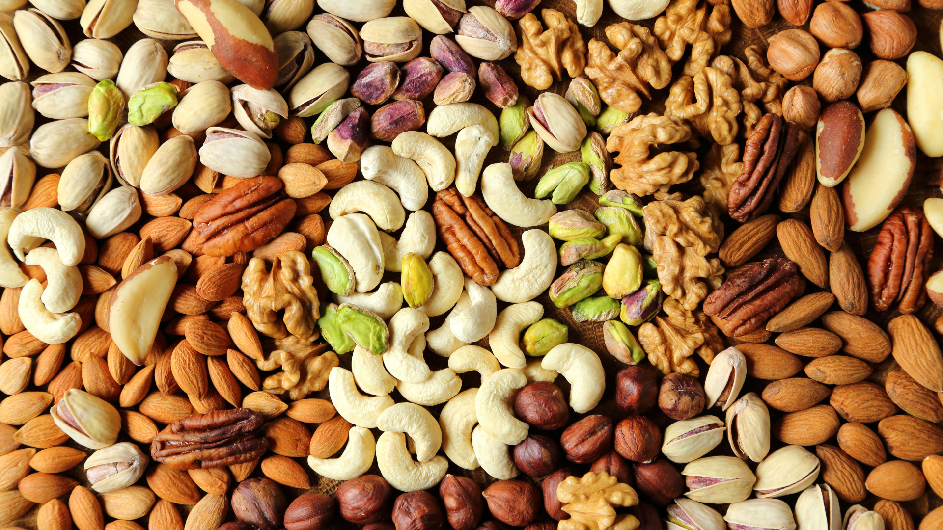 Разные виды орехов крупным планом