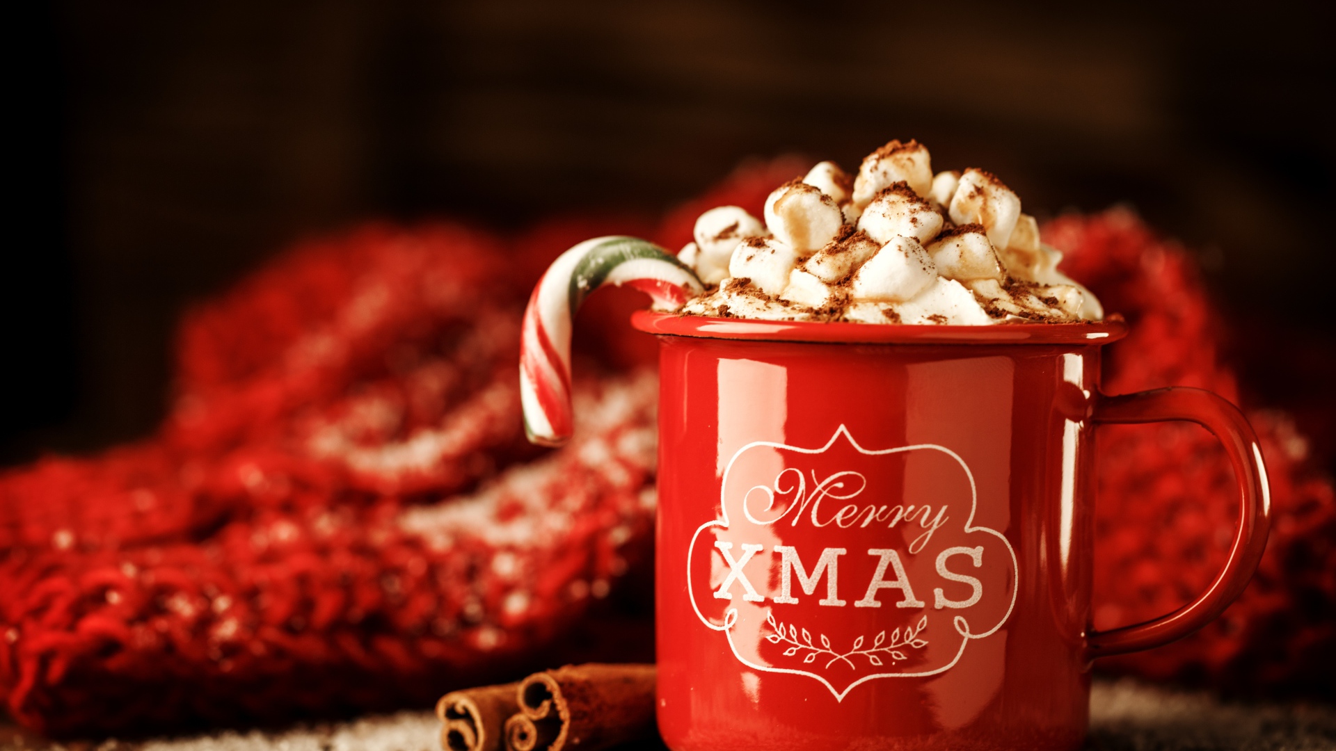 Чашка какао с маршмеллоу на Рождество 