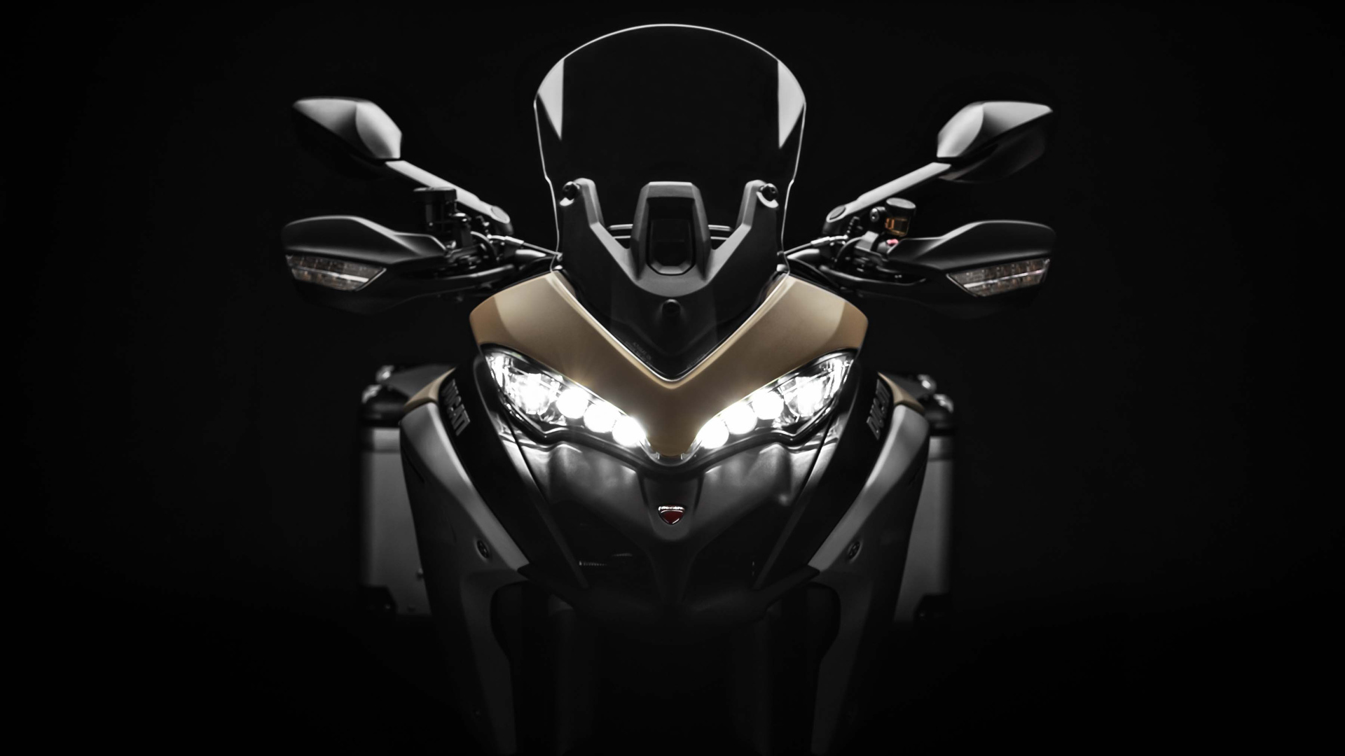 Мотоцикл Ducati Multistrada 1260 Enduro, 2019 вид спереди