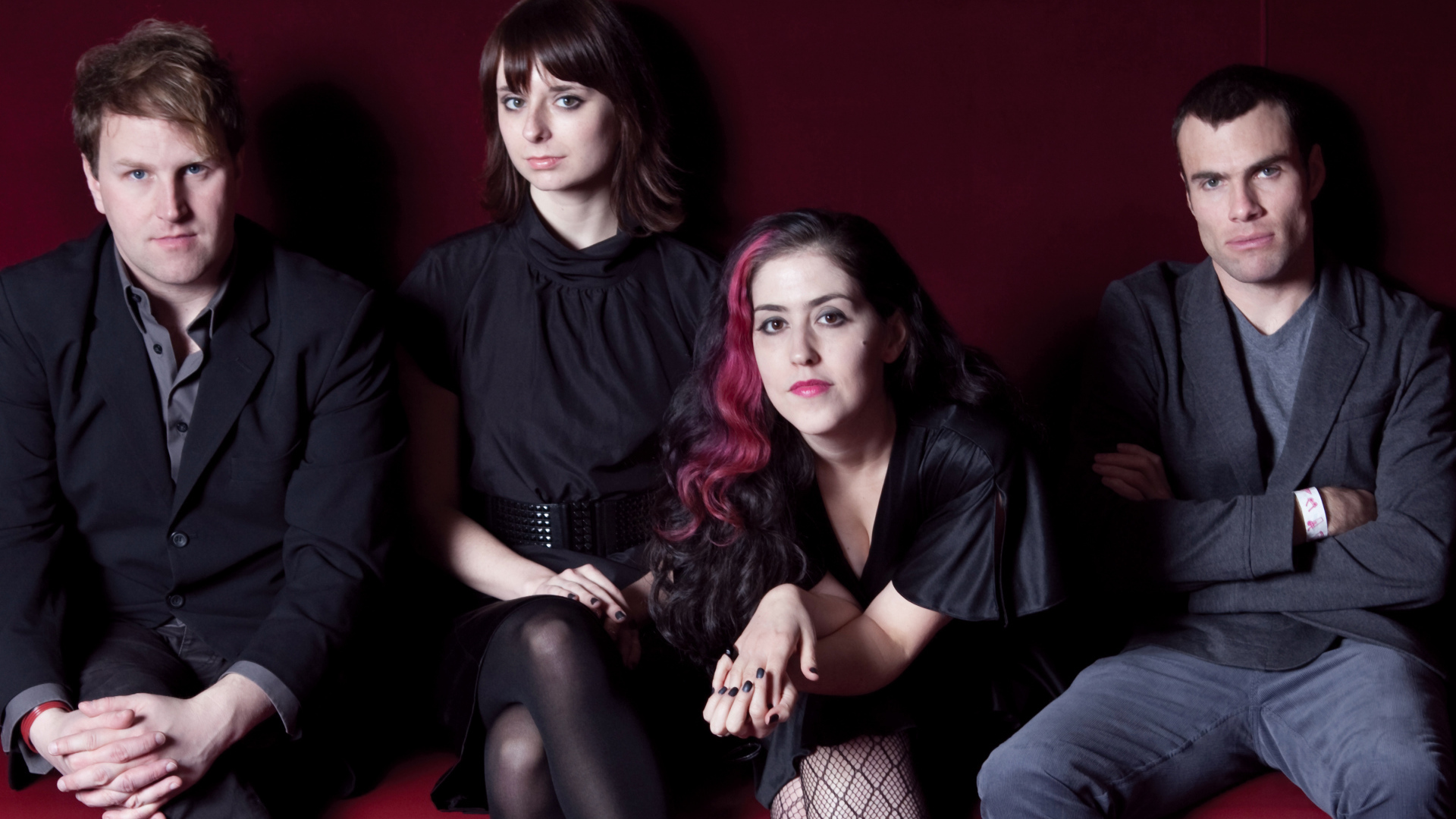 Американская группа Freezepop в черных нарядах