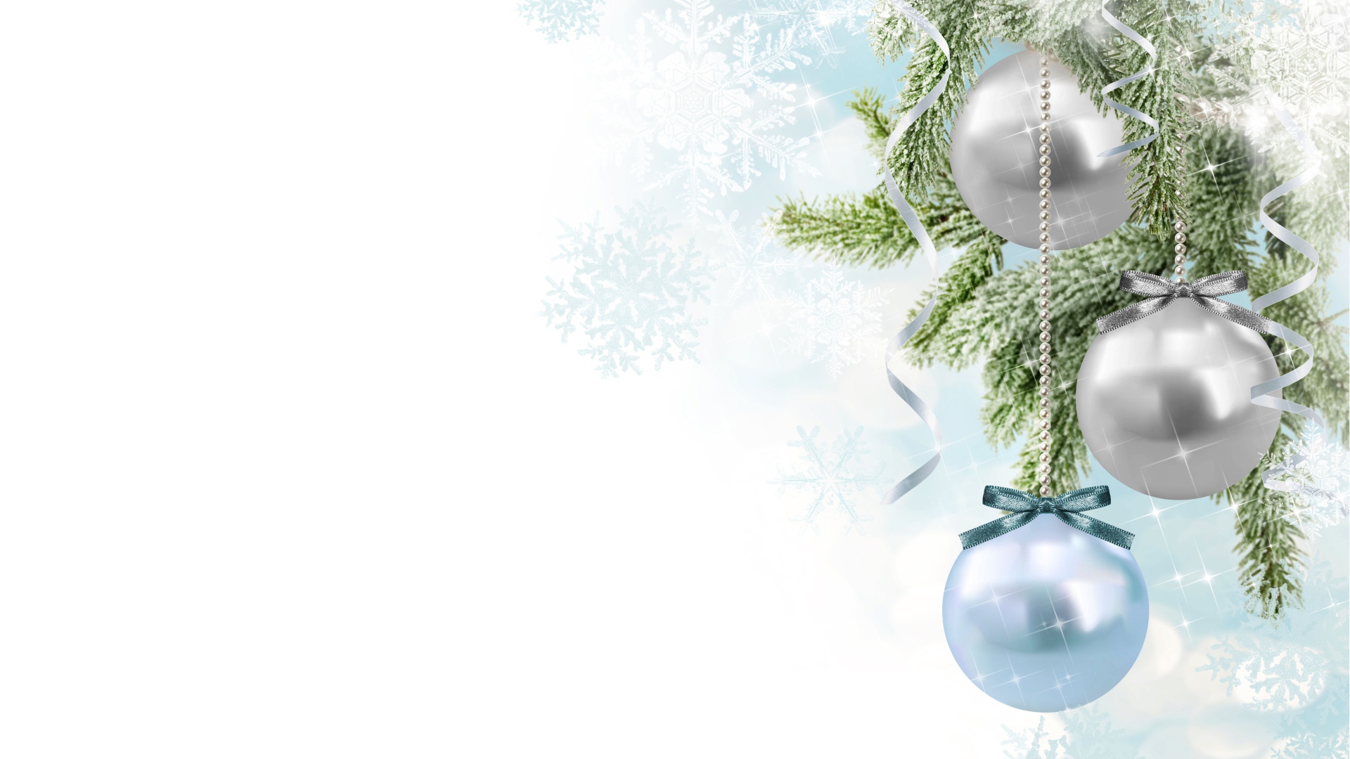 Елочные игрушки на белом фоне, шаблон для открытки 