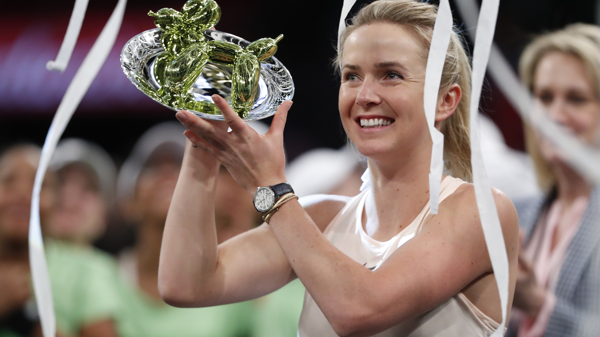 Теннисистка Элина Свитолина с наградой