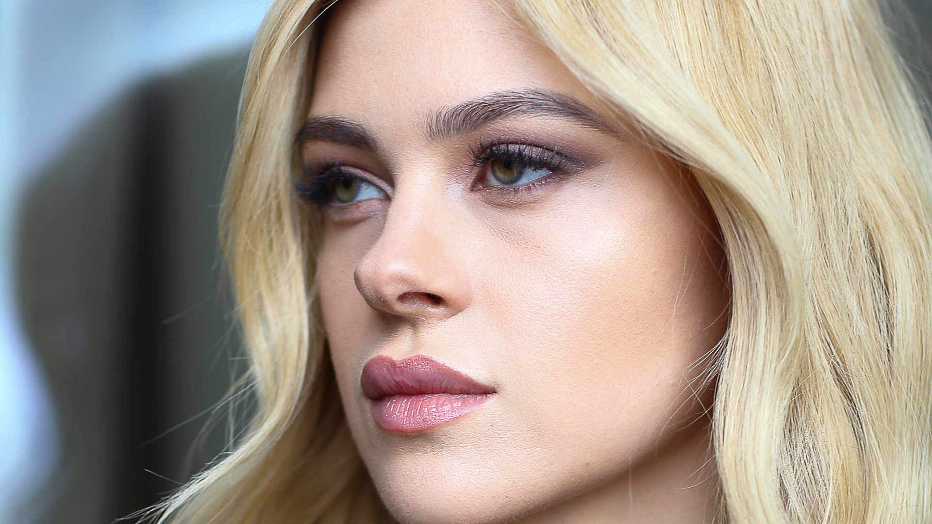 Американская актриса Никола Пельтц лицо крупным планом