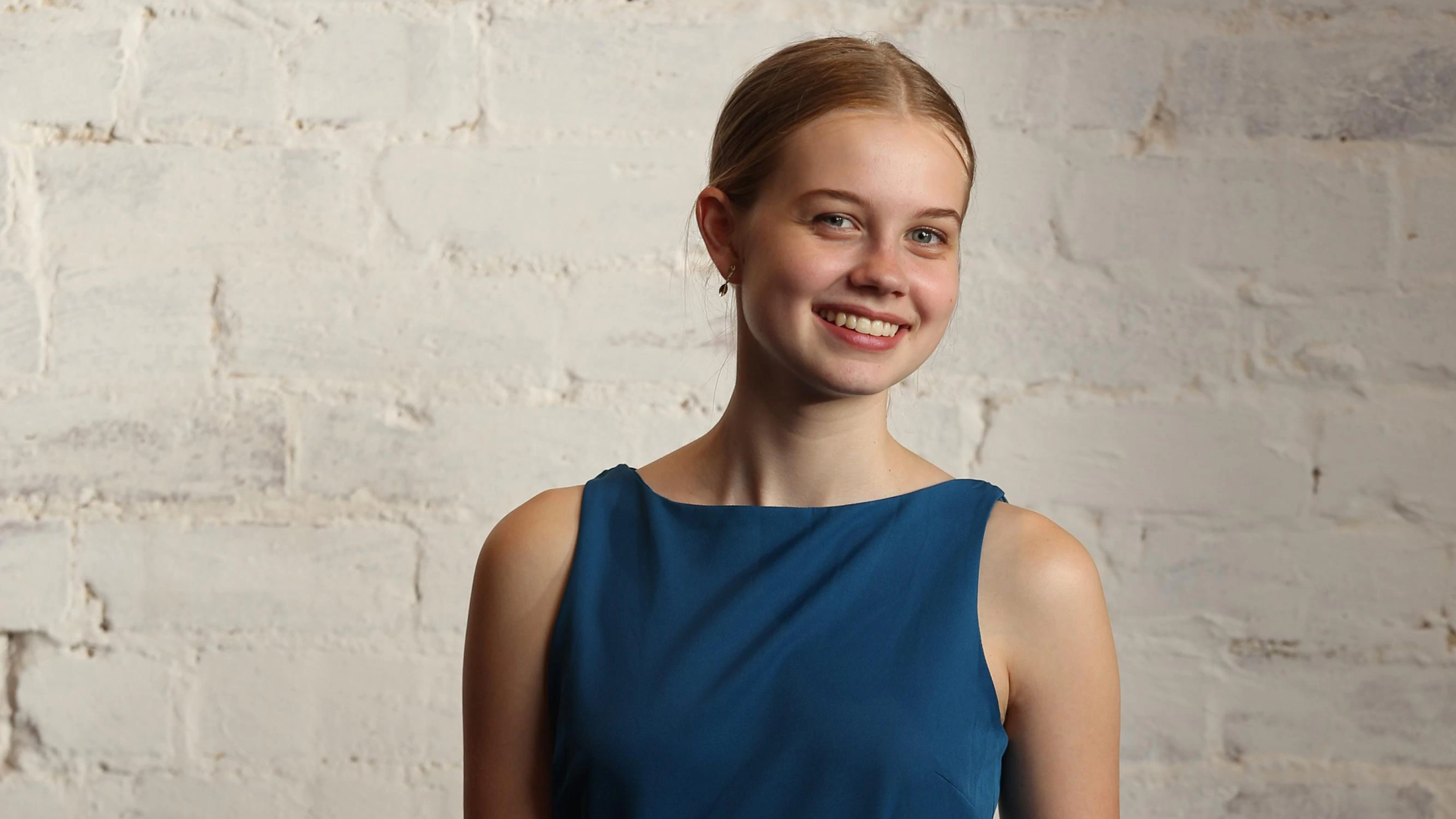 Австралийская актриса Ангури Райс с очаровательной улыбкой