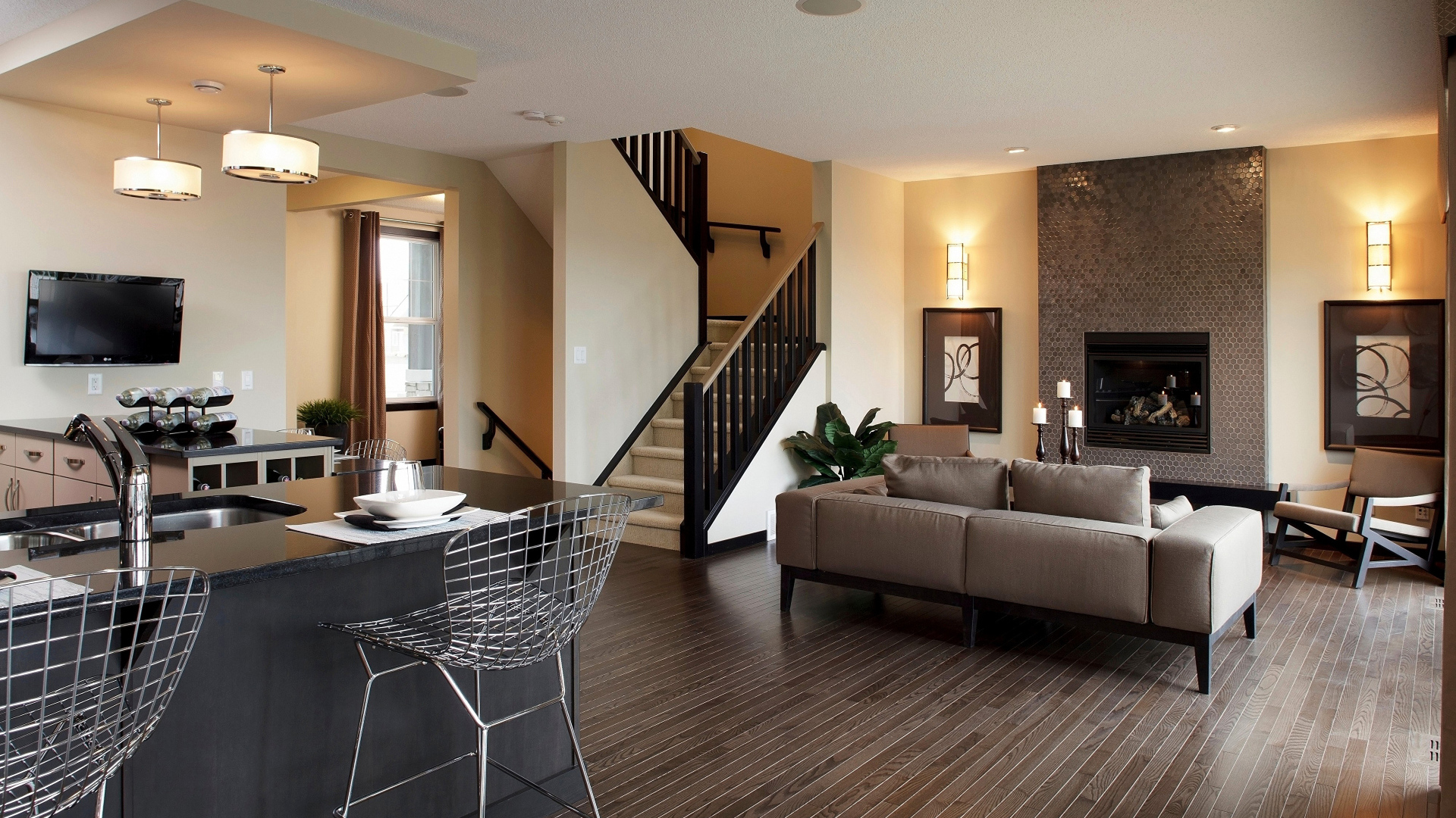 Гостиная с диваном совмещенная с кухней 