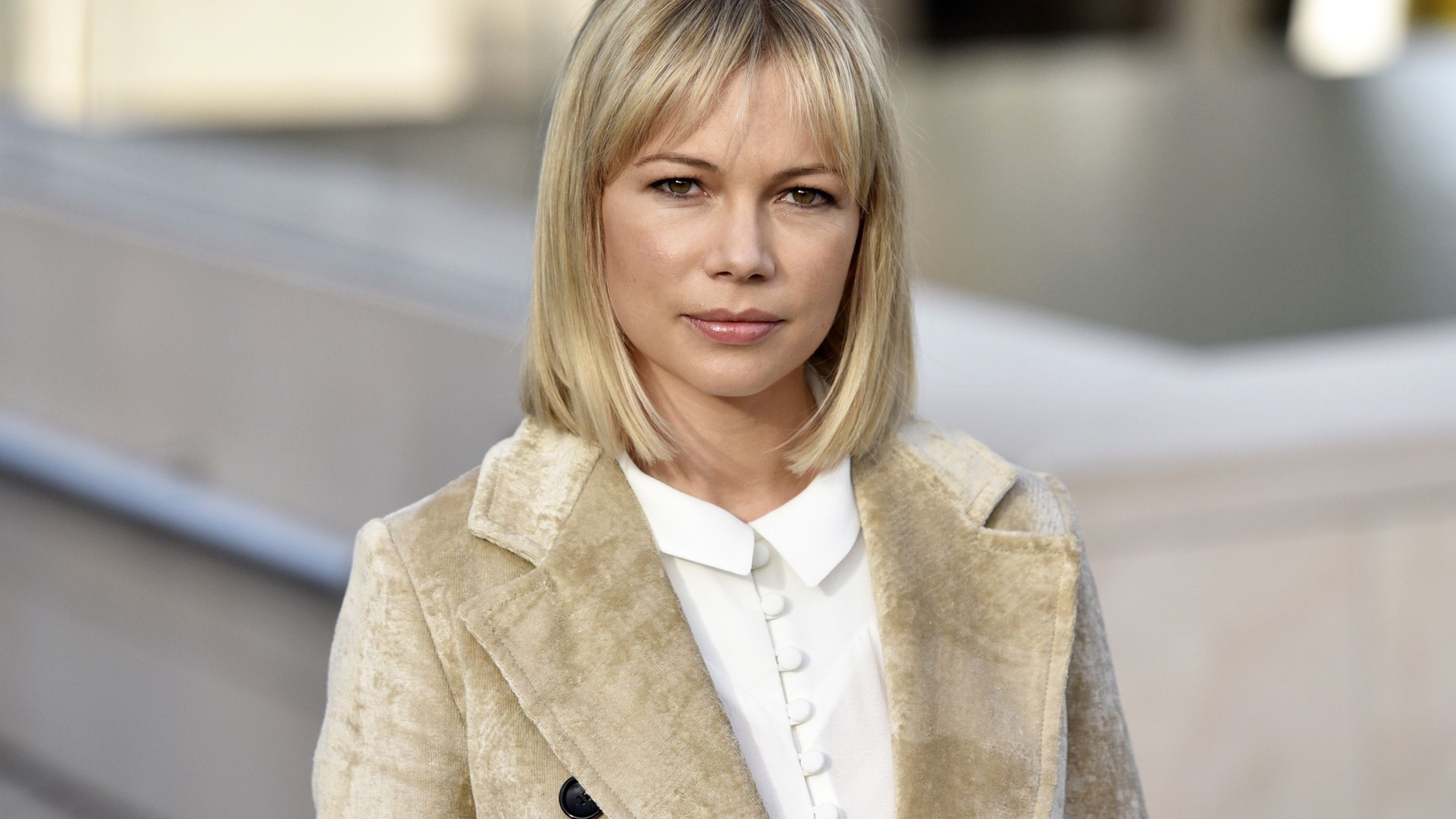 Стильная блондинка, актриса Мишель Уильямс