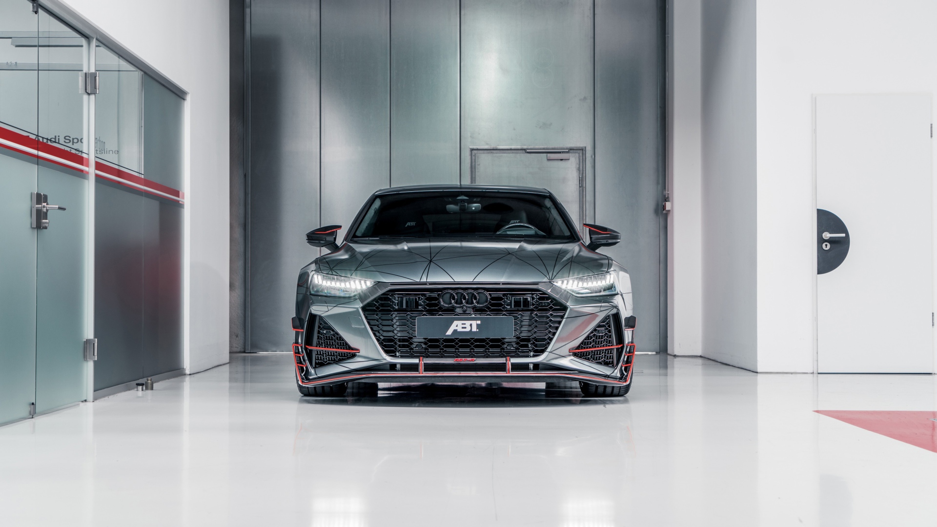 Автомобиль ABT RS7-R 2020 года в гараже 