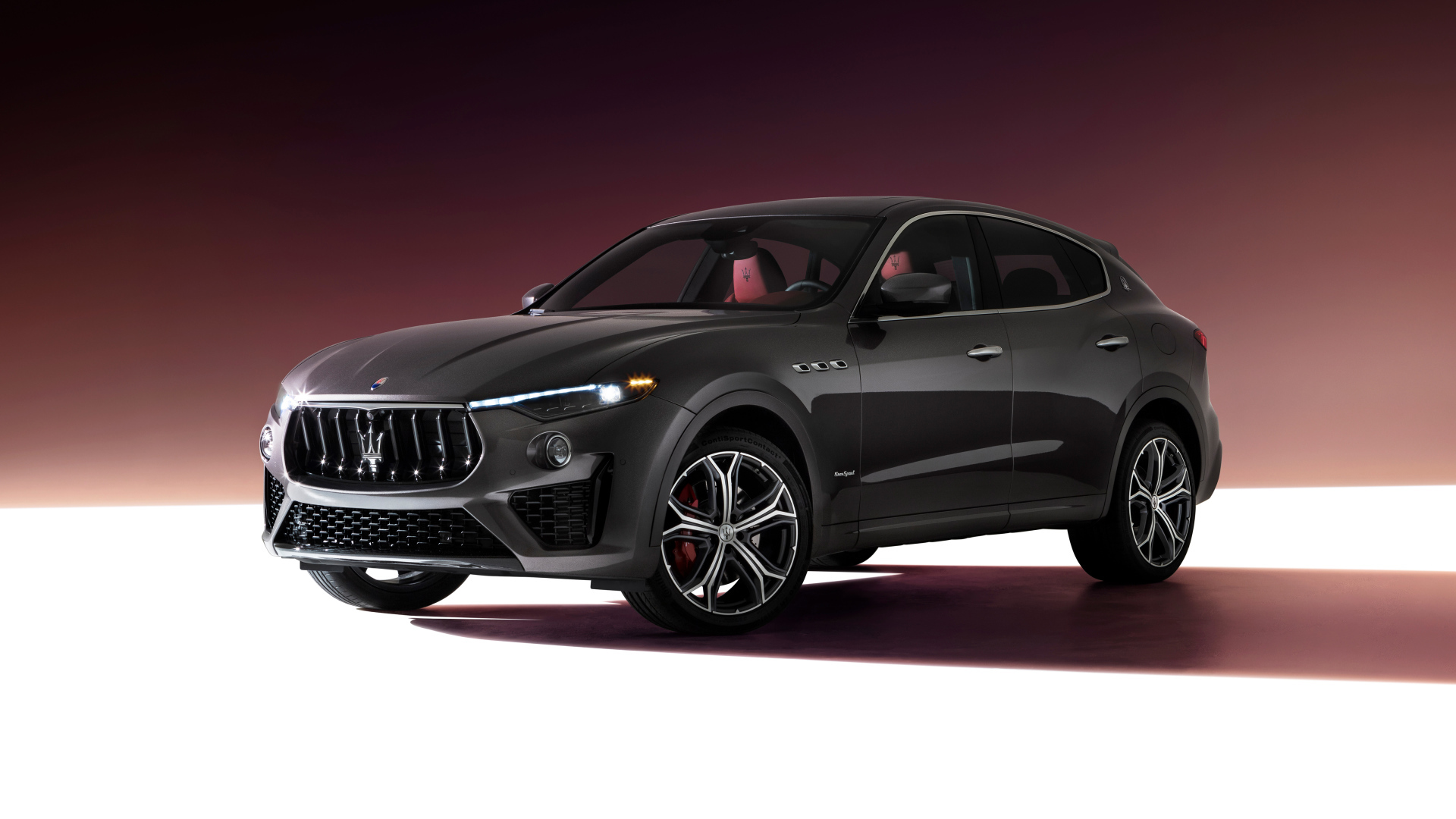 Автомобиль Maserati Levante S Q4 GranSport 2021 года