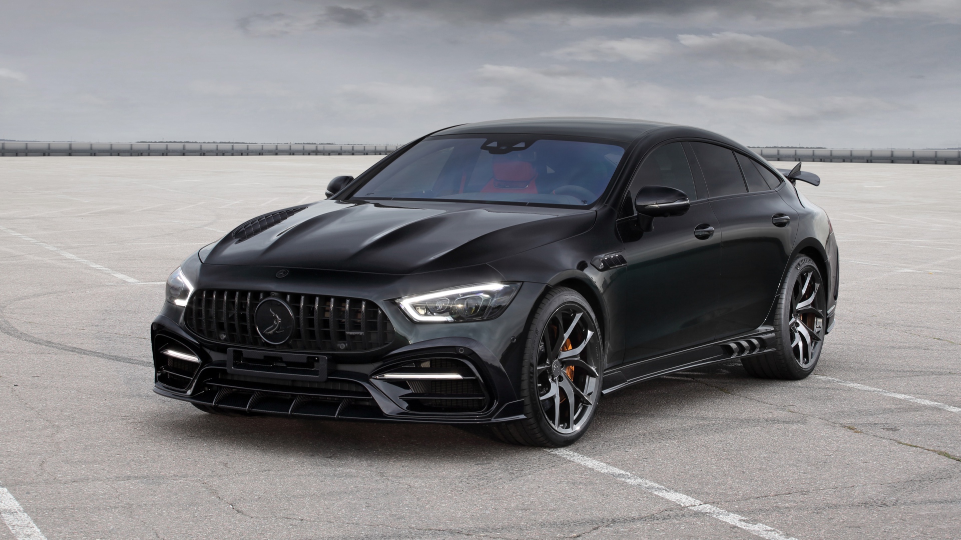 Черный автомобиль Mercedes-AMG GT 63 S 4MATIC+ 4-Door Coupé Inferno 2020 года 