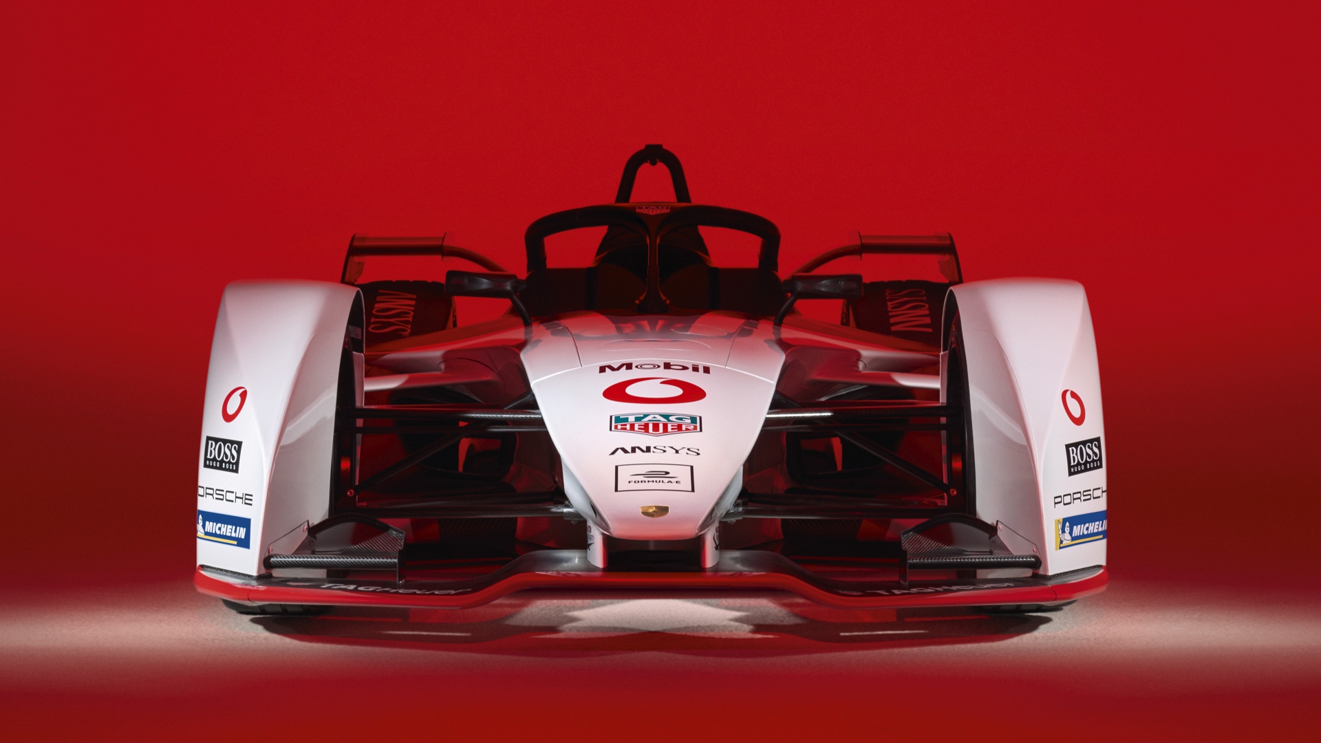 Гоночный автомобиль Porsche 99X Electric 2019 года вид спереди