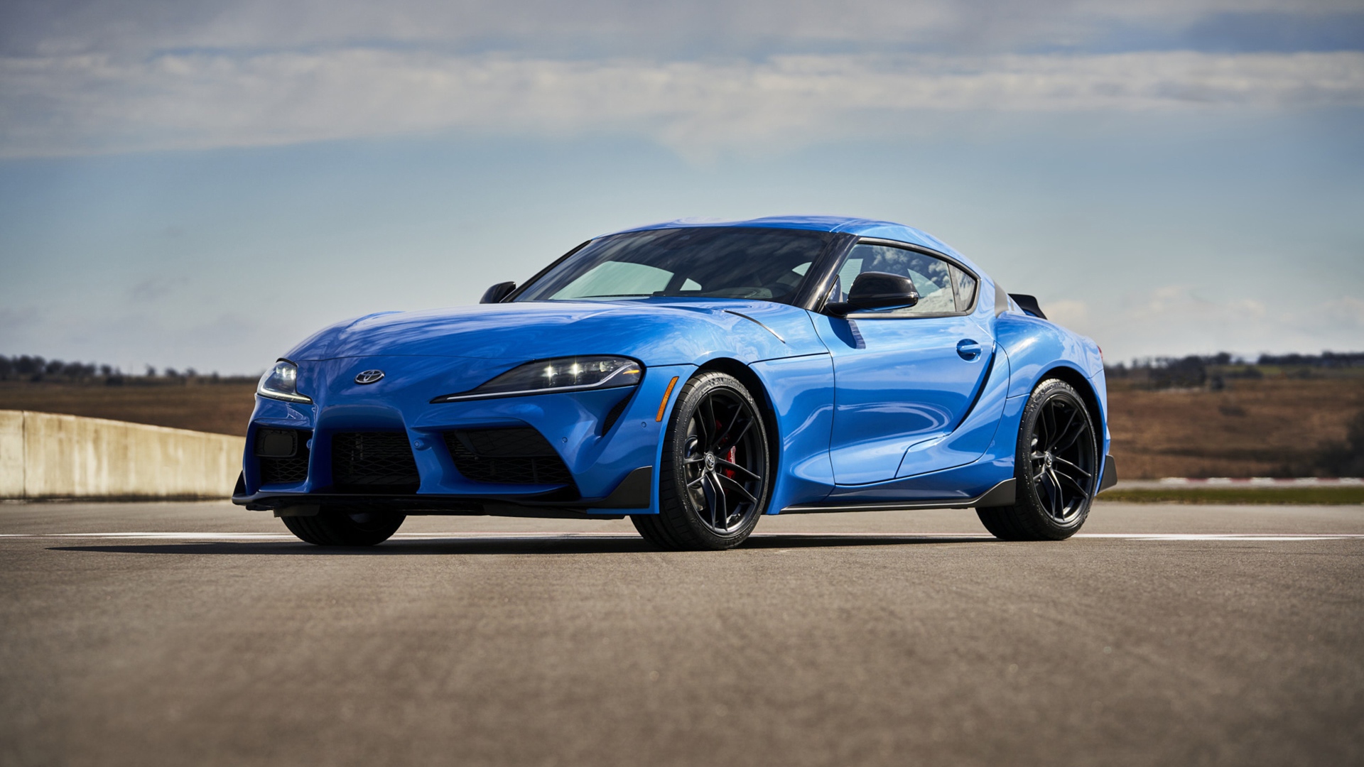 Синий автомобиль Toyota GR Supra A91, 2021 года 