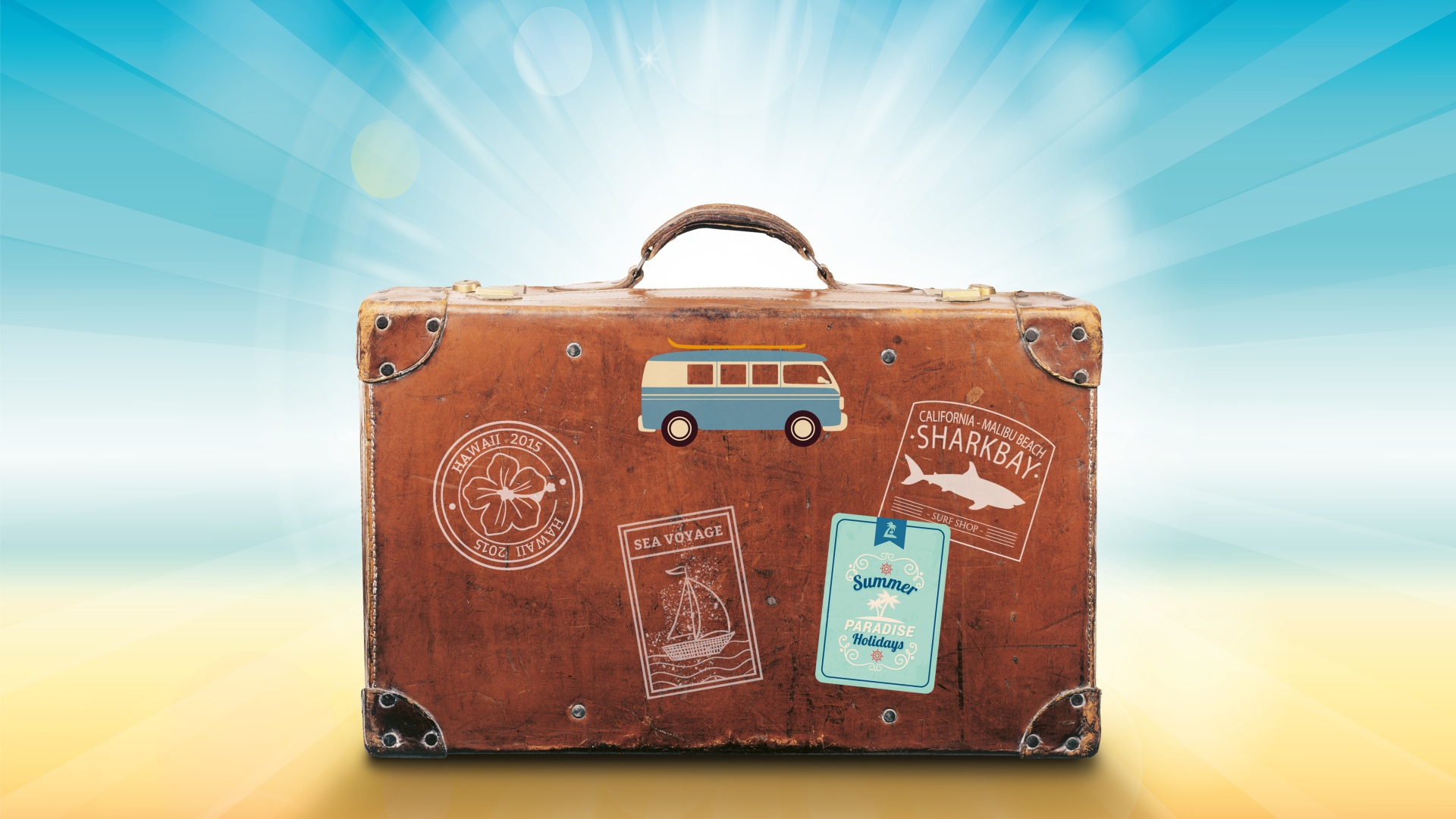 Большой старый чемодан для путешествий 