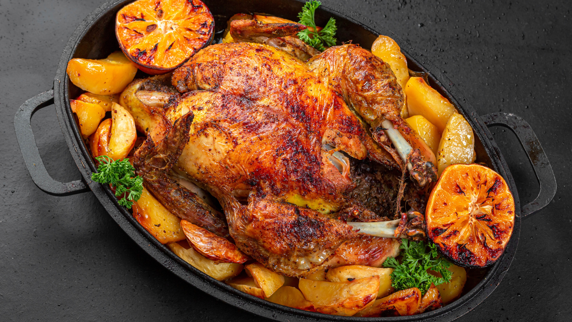 Курица запеченная с картофелем и апельсином