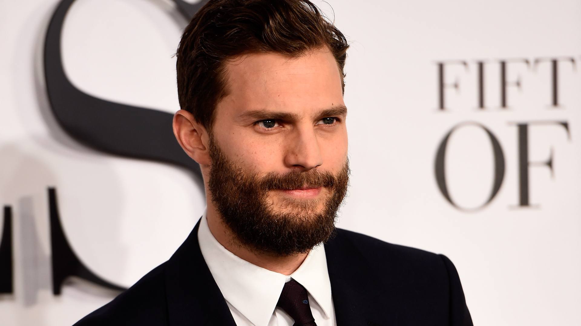 Актер Джейми Дорнан с бородой