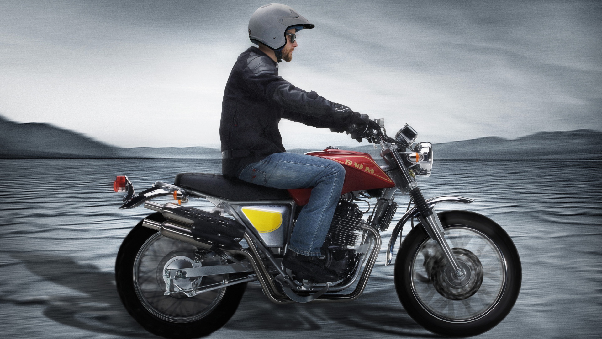 Мотоциклист на мотоцикле  SWM Silver Vase 440, 2020 года