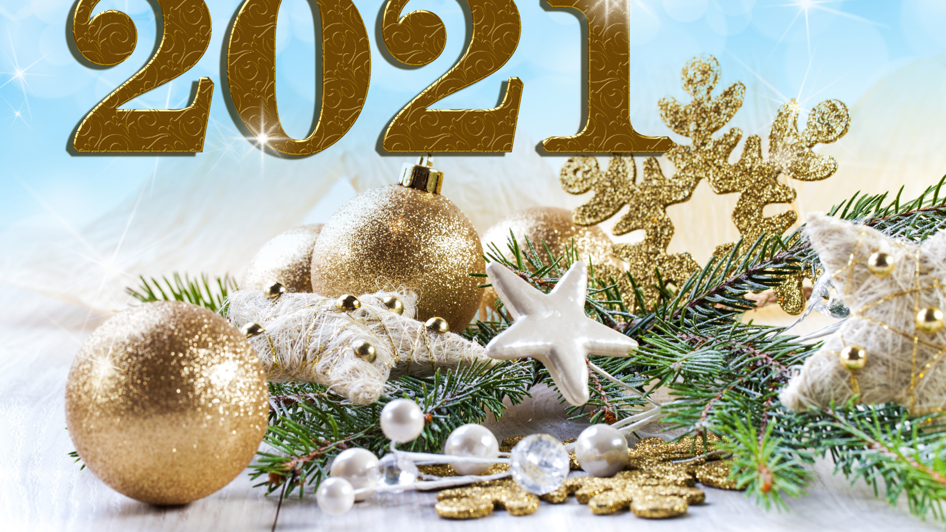 Красивые еловые игрушки на Новый год 2021