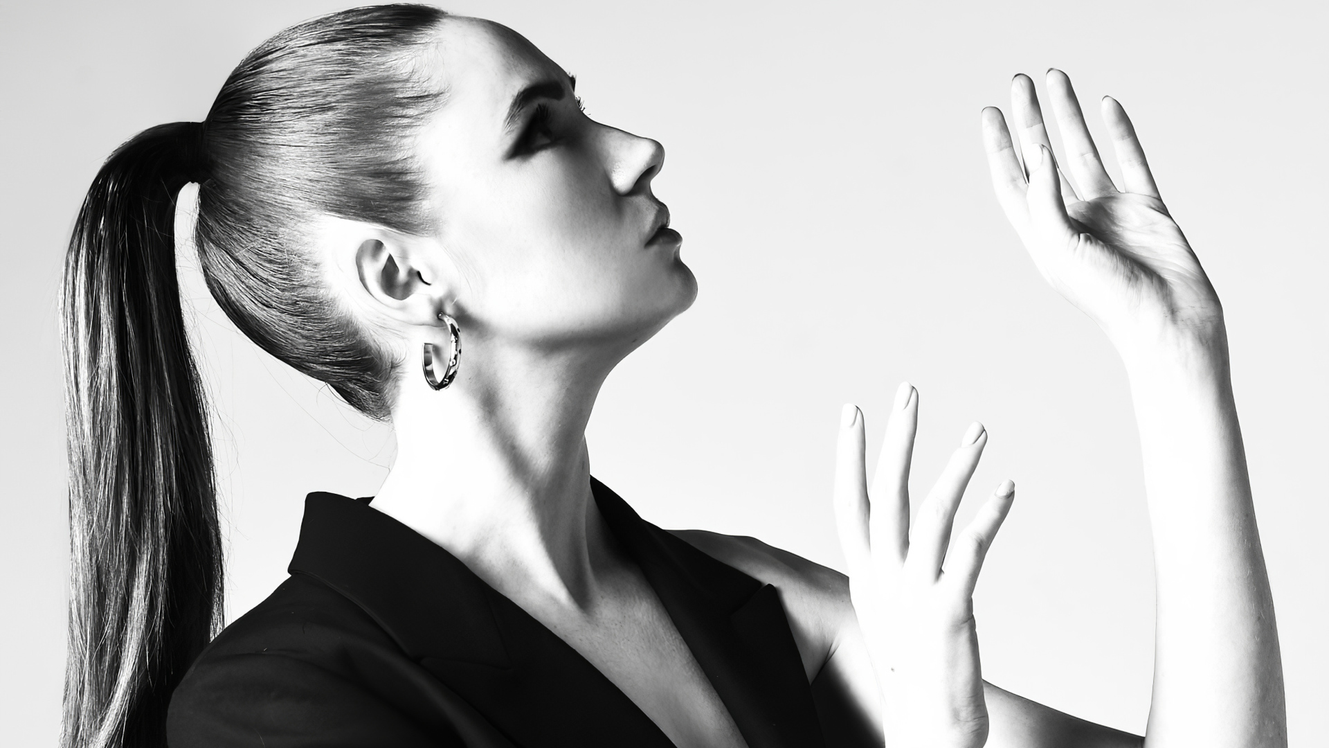 Актриса Карен Гиллан черно - белое фото 