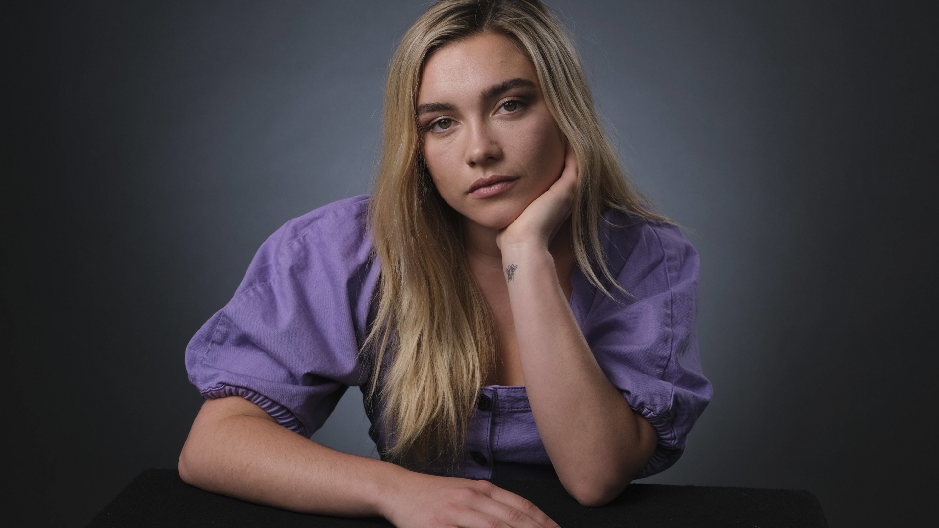 Британска актриса Флоренс Пью с татуировкой на руке