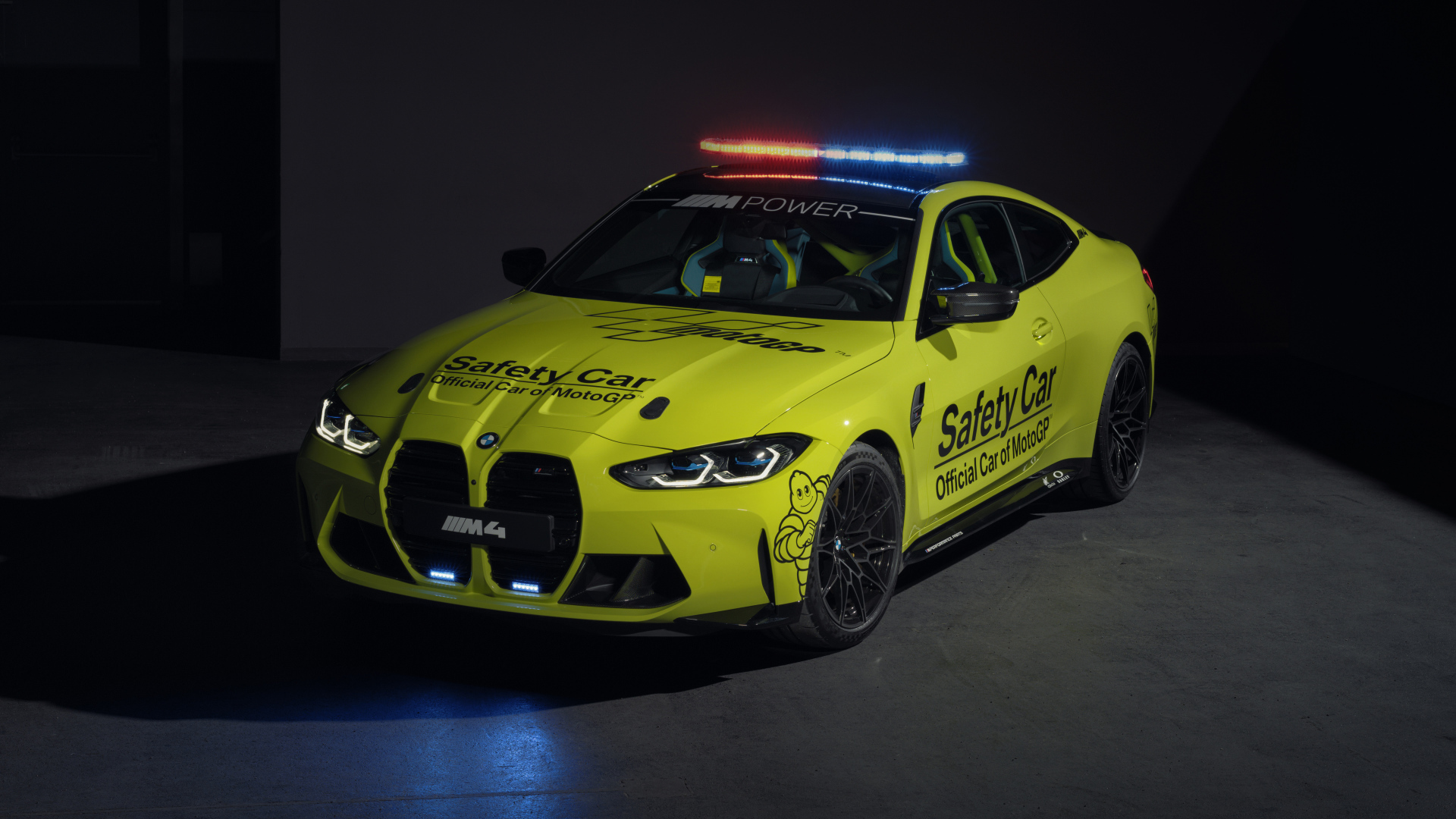 Служебный автомобиль BMW M4 Competition MotoGP Safety Car 2021 года