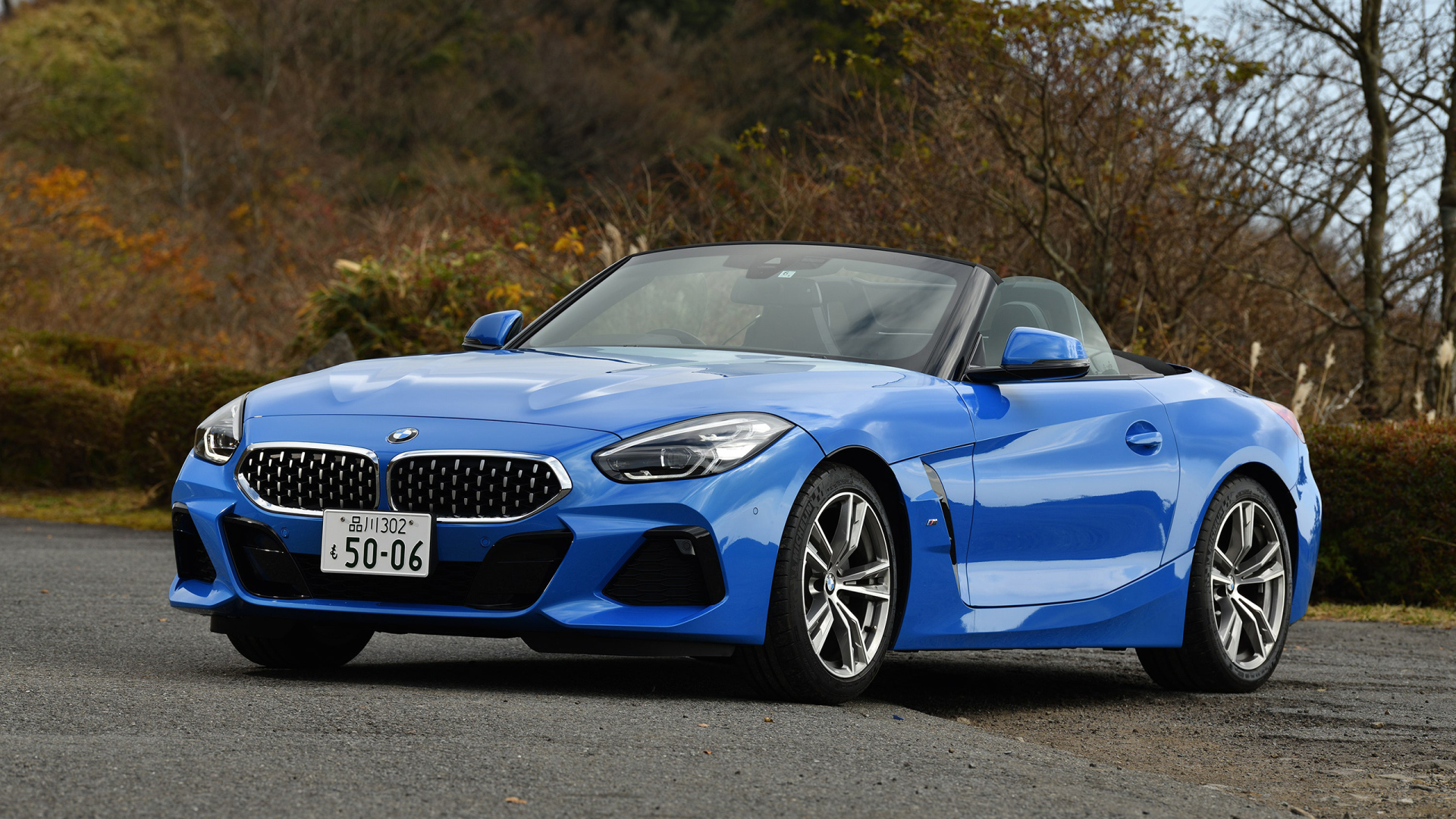 Синий кабриолет  BMW Z4 SDrive20i M Sport