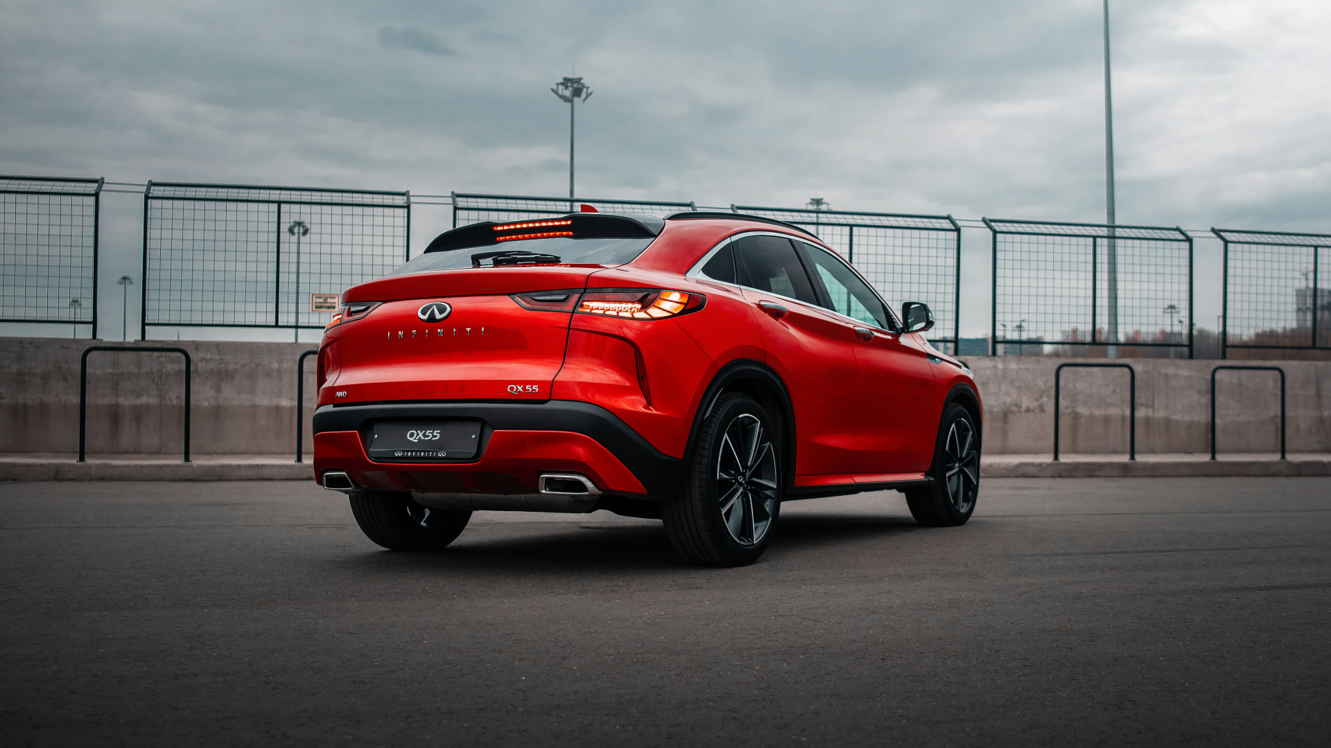 Внедорожник Infiniti QX55 AWD 2021 года вид сзади