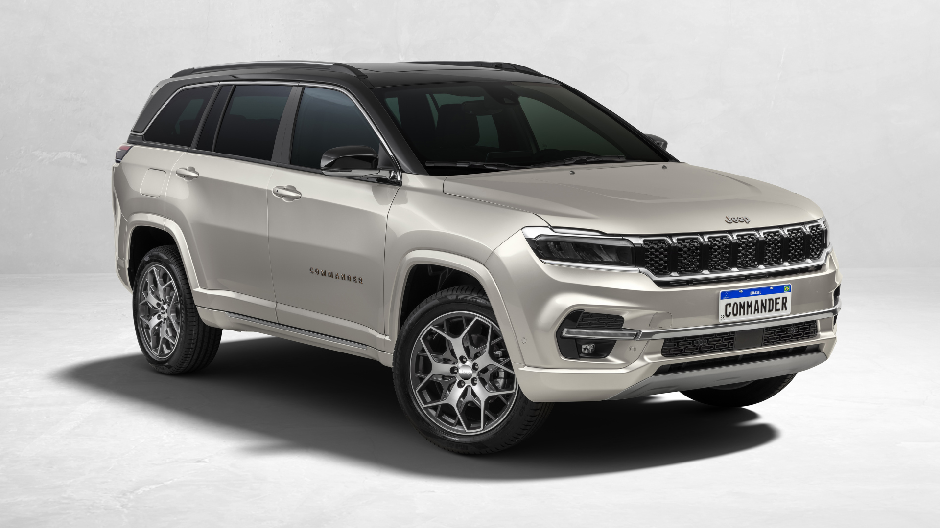 Серебристый Jeep Commander Overland TD380 4x4, 2021 года