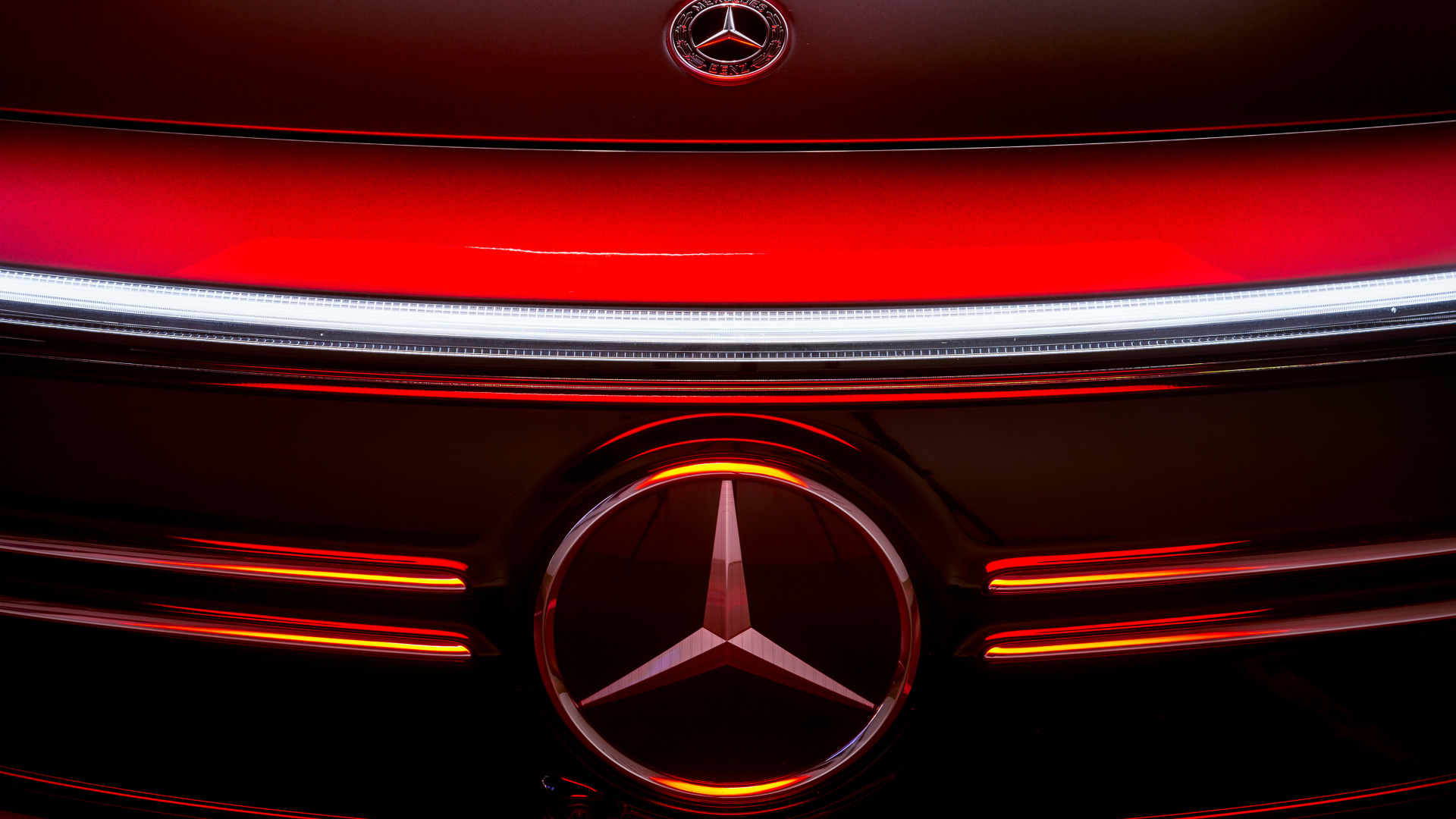 Значок автомобиля Mercedes-Benz EQA 250 AMG Line 2021 года