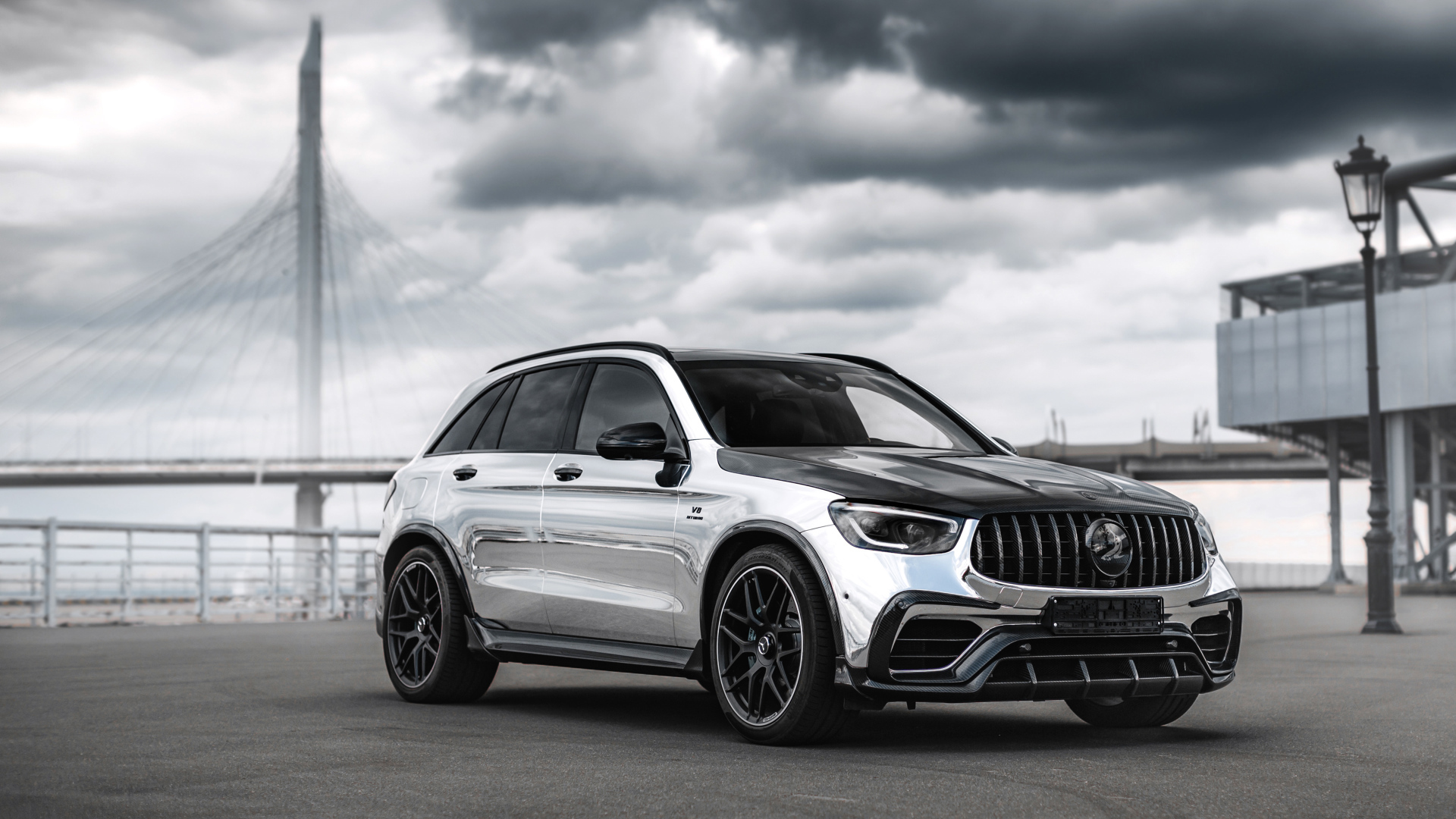 Серебристый  Mercedes-AMG GLC-Klasse Inferno 2021 года 