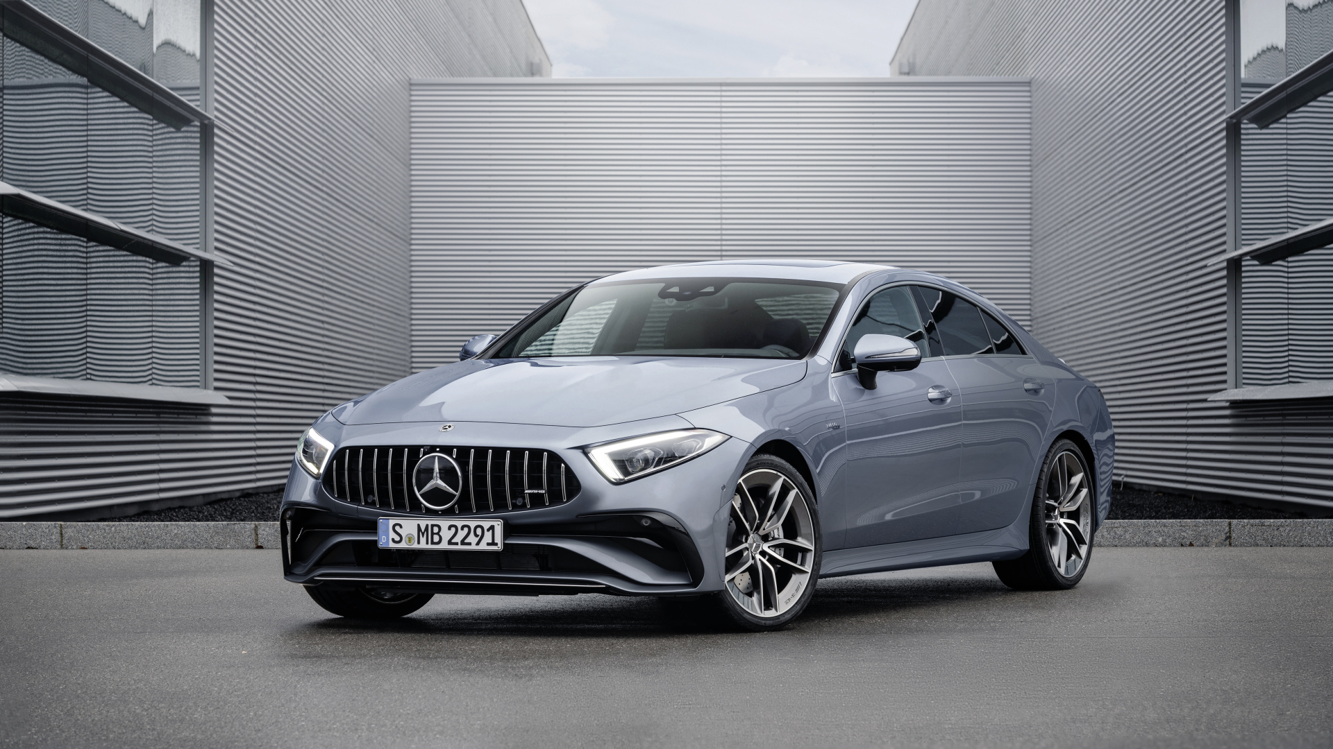 Стильный автомобиль Mercedes-AMG CLS 53 4MATIC+ 2021  года
