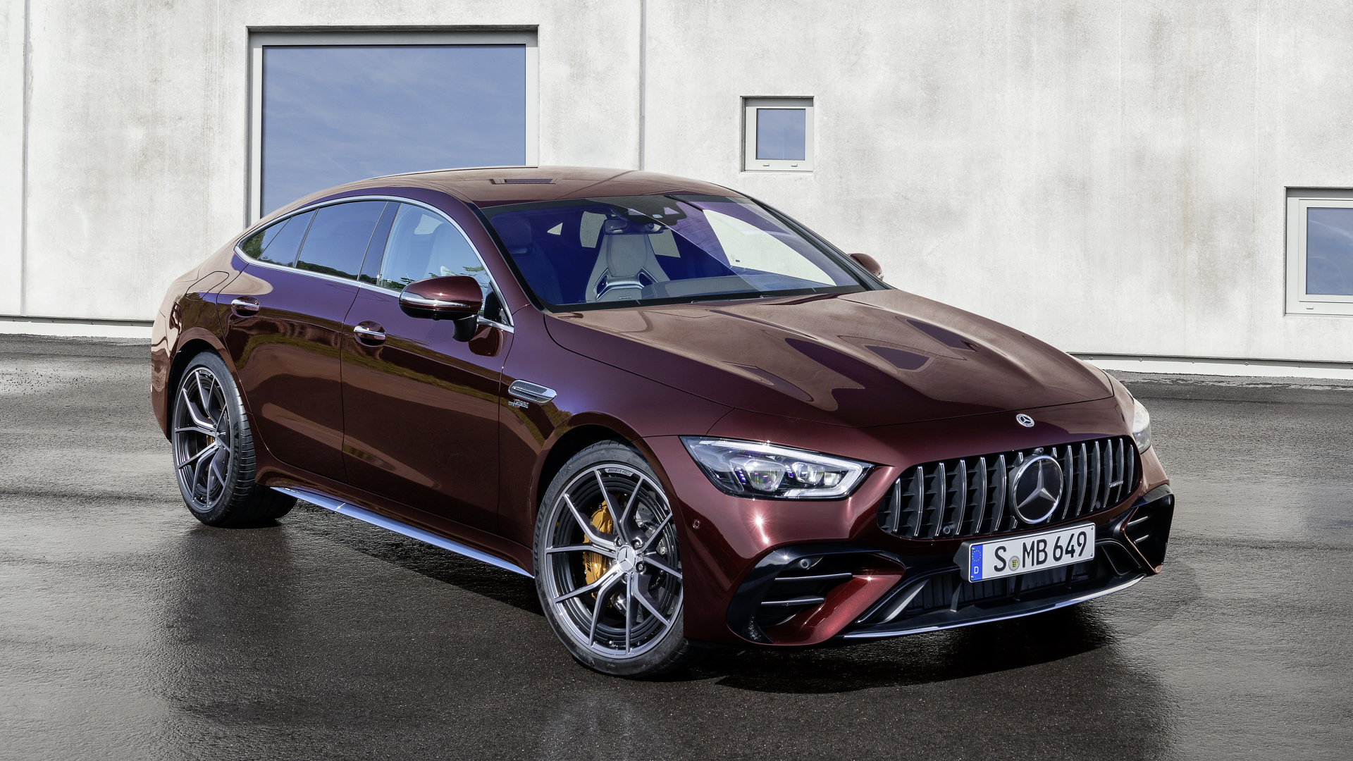 Стильный новый автомобиль Mercedes-AMG GT 53 4MATIC+, 2021 года