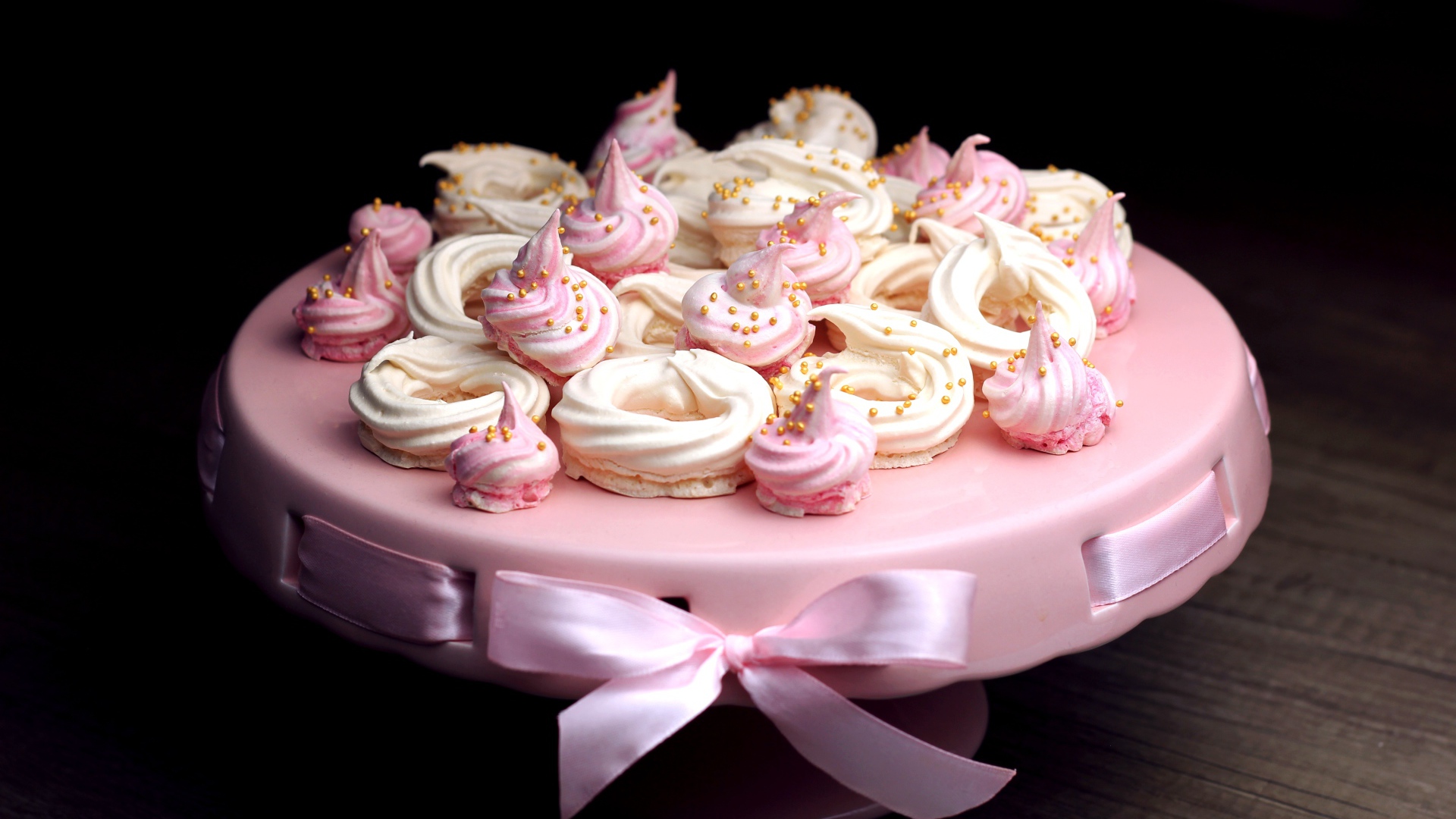 Розовая подставка для зефира с розовой лентой