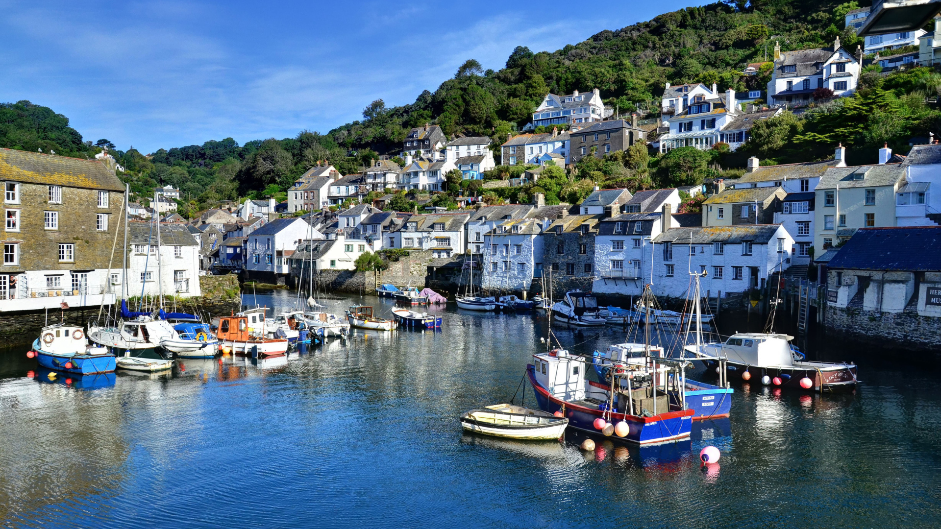 Дома на пристани в курортном городке Полперро, Англия