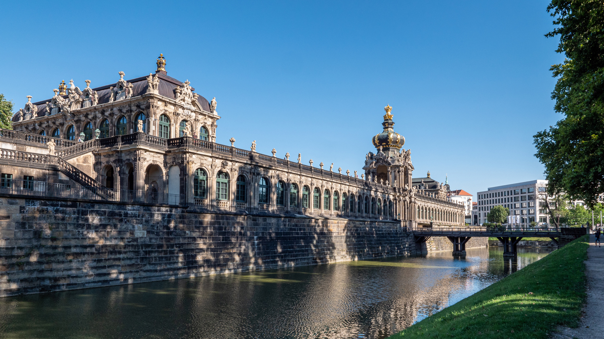 Архитектурный дворцовый комплекс Цвингер, Дрезден. Германия