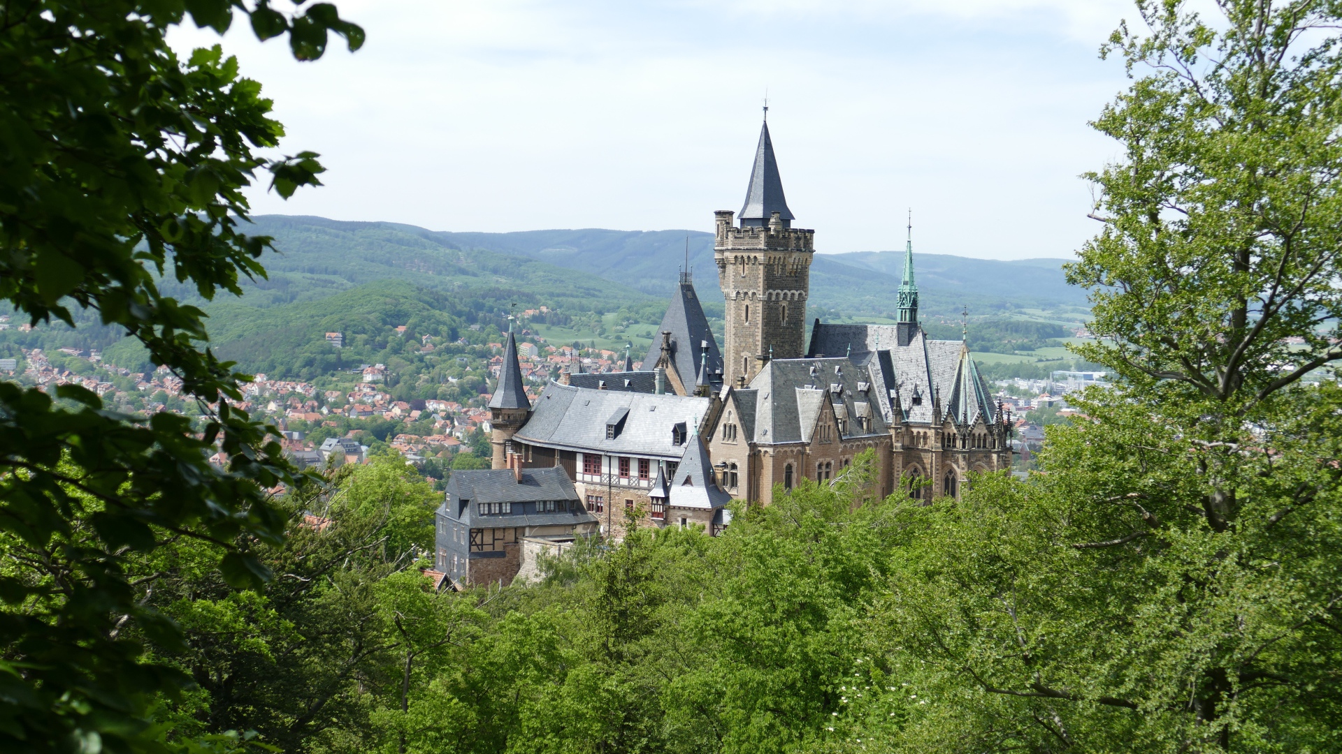 Вид на красивый старинный замок, Германия