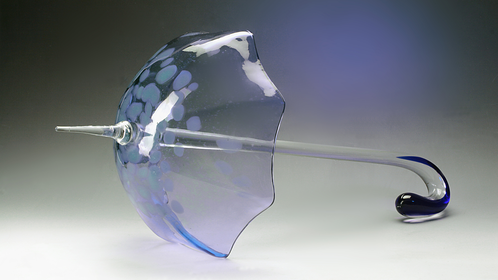 Хрустальный 3д зонт на сером фоне