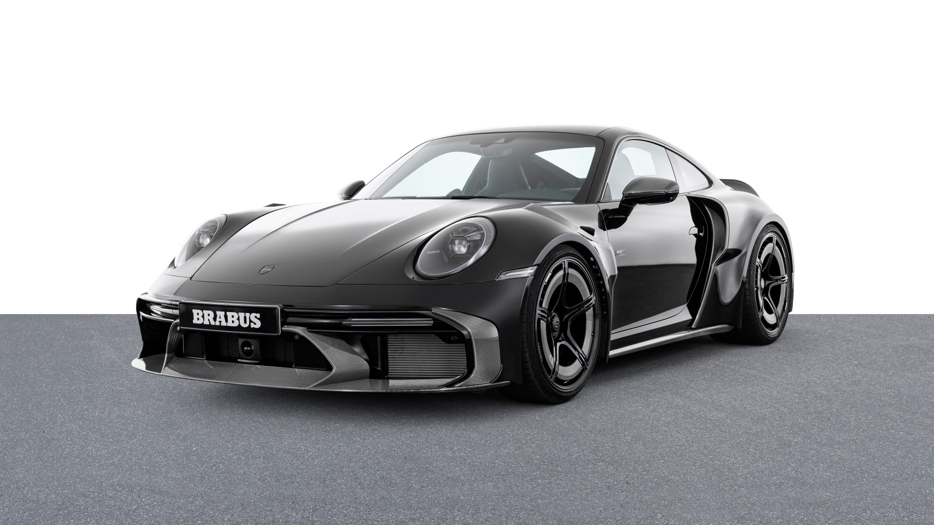 Черный автомобиль  Brabus 900 Rocket R