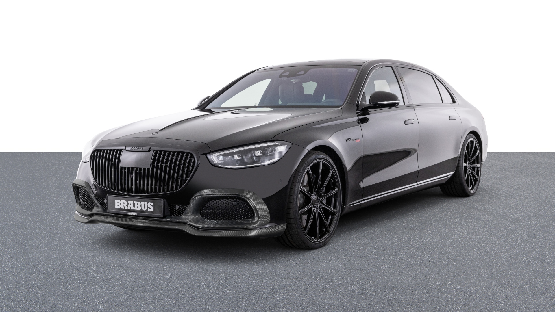 Стильный автомобиль Brabus 850 2023 года