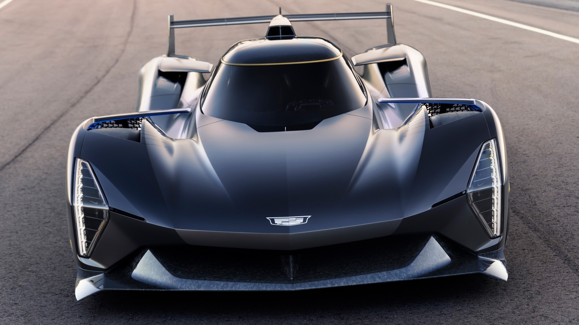 Автомобиль Cadillac Project GTP вид спереди
