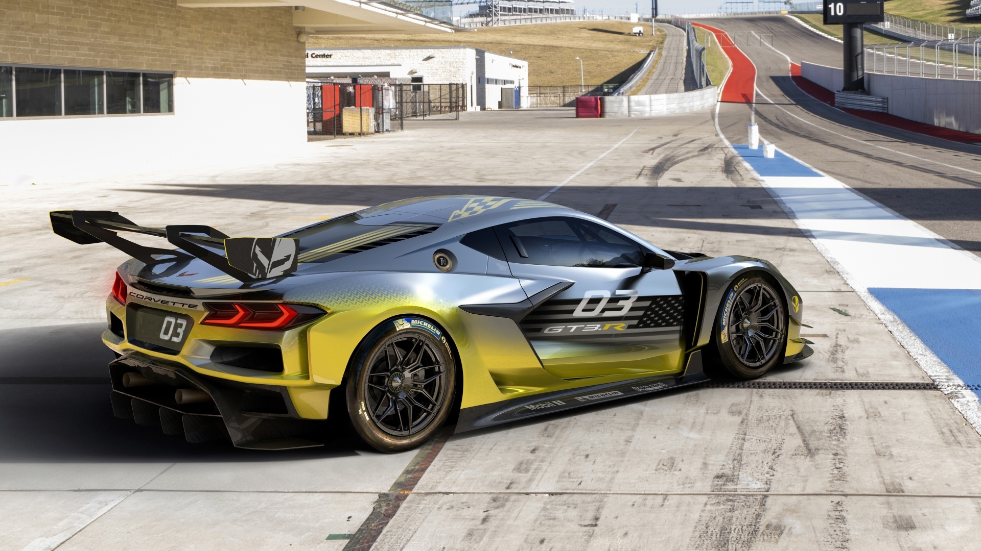 Спорткар Chevrolet Corvette Z06 GT3 R у гоночной трассы