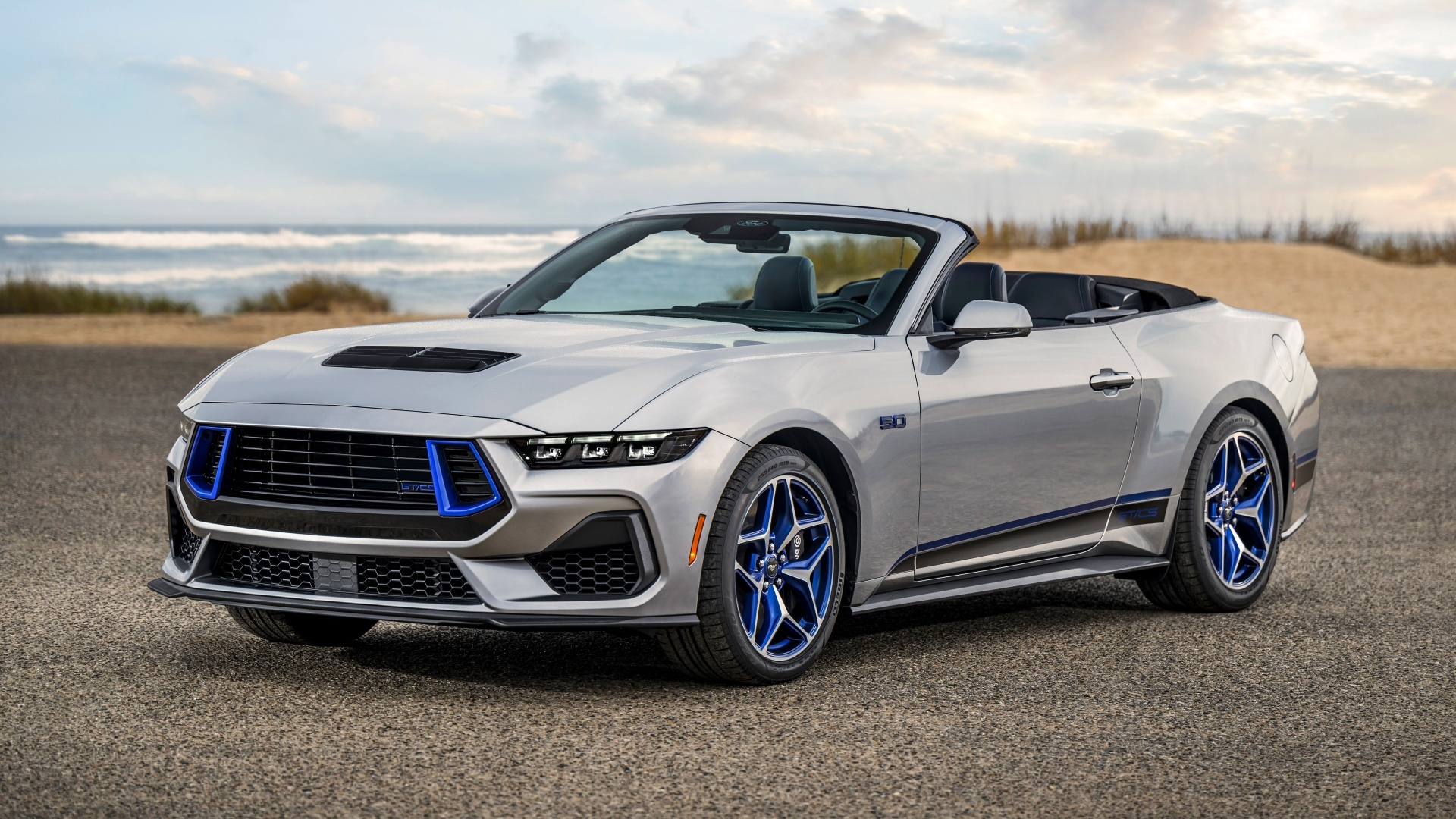 Вид  спереди на автомобиль  Ford Mustang GT California Special 2024 года