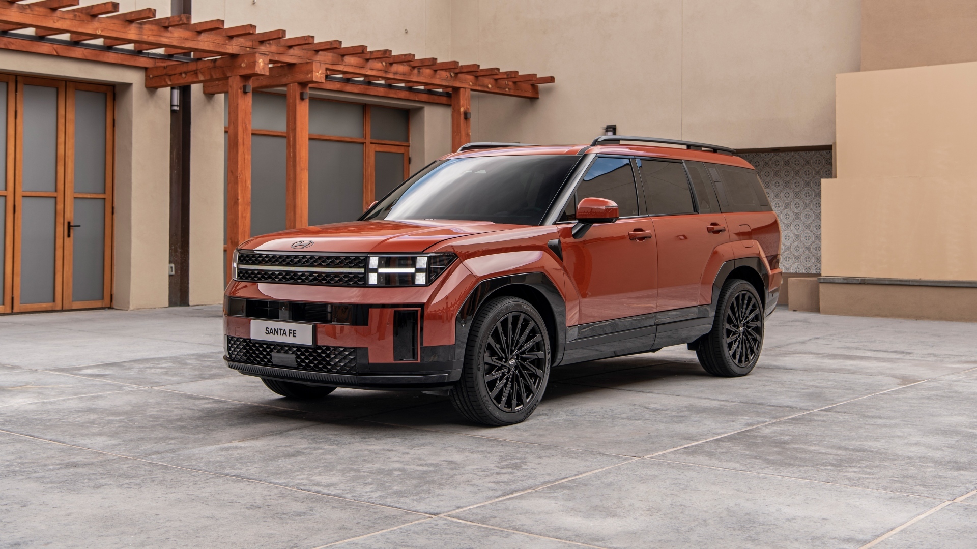 Красный внедорожник Hyundai Santa Fe 2.5T