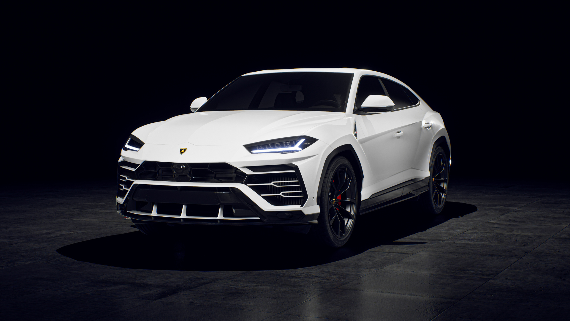 Автомобиль Lamborghini Urus вид спереди