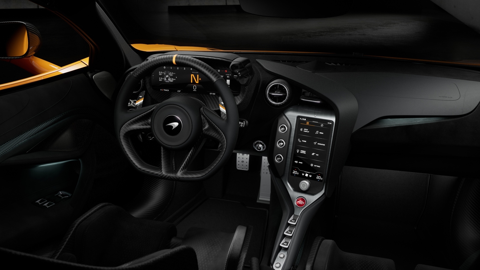 Черный салон автомобиля McLaren 750S 60th Anniversary Edition