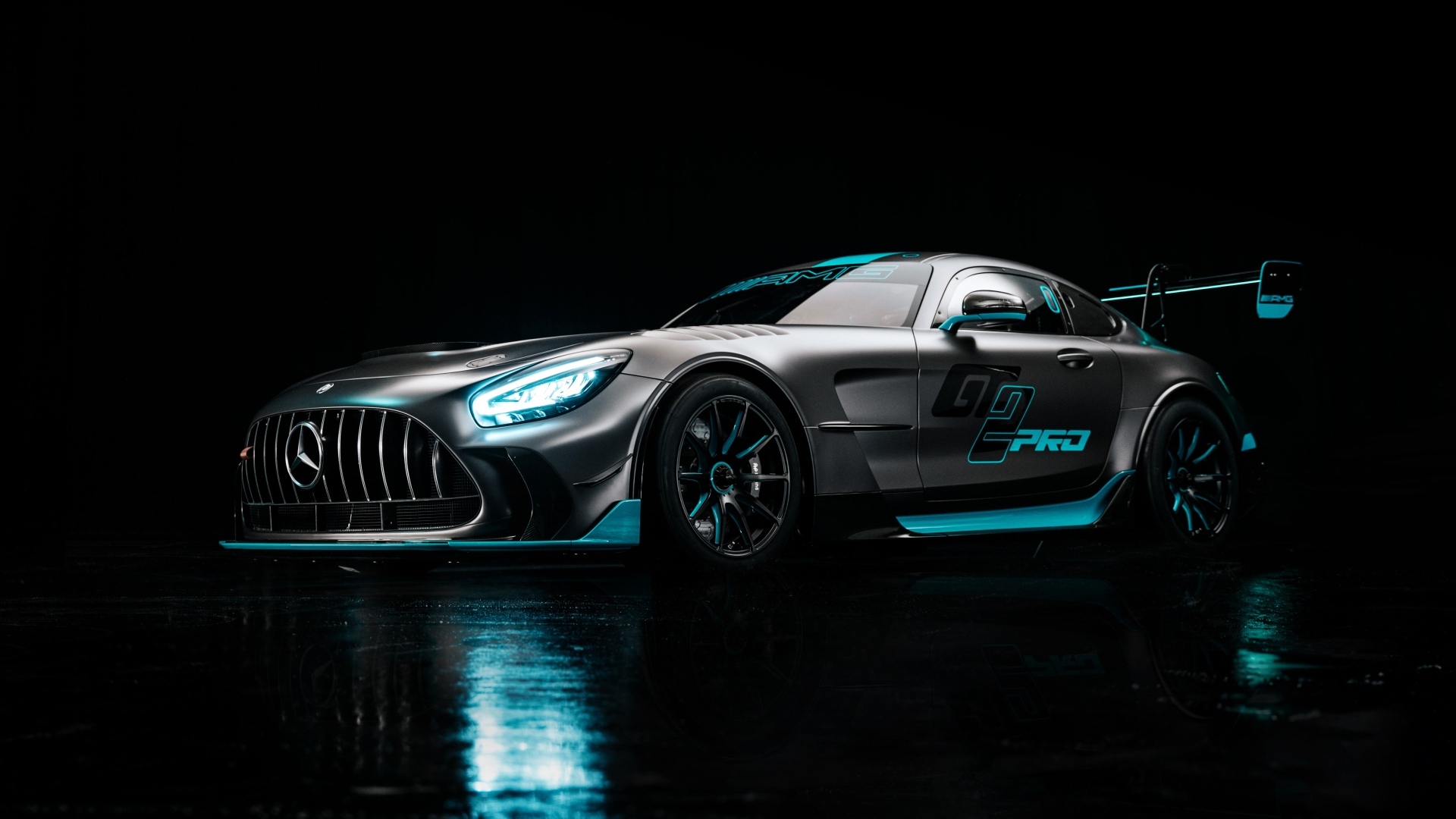Презентация автомобиля Mercedes-AMG GT2 PRO
